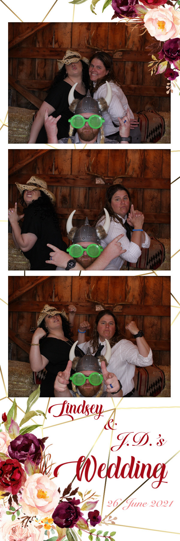 Lindsey and JD's Wedding | View more photos from the event at gallery.photoboothbillings.com/u/PhotoBoothBillings/Lindsey-and-JDs-Wedding