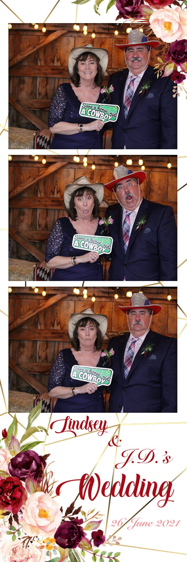 Lindsey and JD's Wedding | View more photos from the event at gallery.photoboothbillings.com/u/PhotoBoothBillings/Lindsey-and-JDs-Wedding