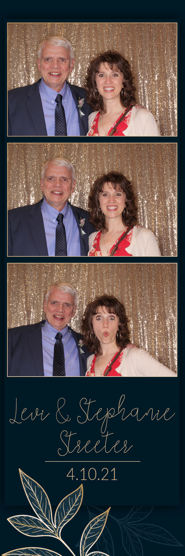 Stephanie and Levi's Wedding | View more photos from the event at gallery.photoboothbillings.com/u/PhotoBoothBillings/Stephanie-and-Levis-Wedding