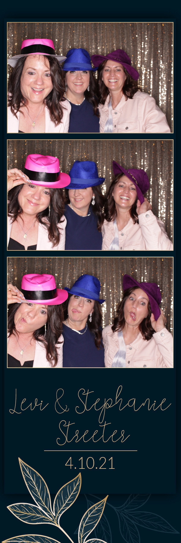 Stephanie and Levi's Wedding | View more photos from the event at gallery.photoboothbillings.com/u/PhotoBoothBillings/Stephanie-and-Levis-Wedding