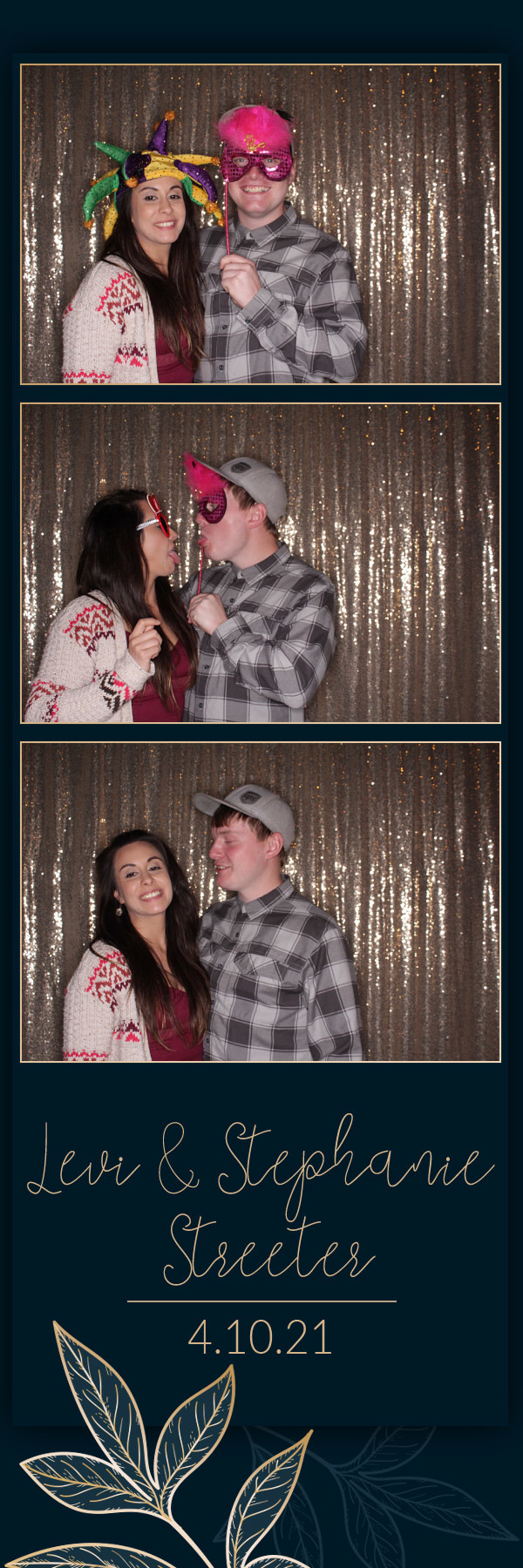 Stephanie and Levi's Wedding | View more photos from the event at gallery.photoboothbillings.com/u/PhotoBoothBillings/Stephanie-and-Levis-Wedding