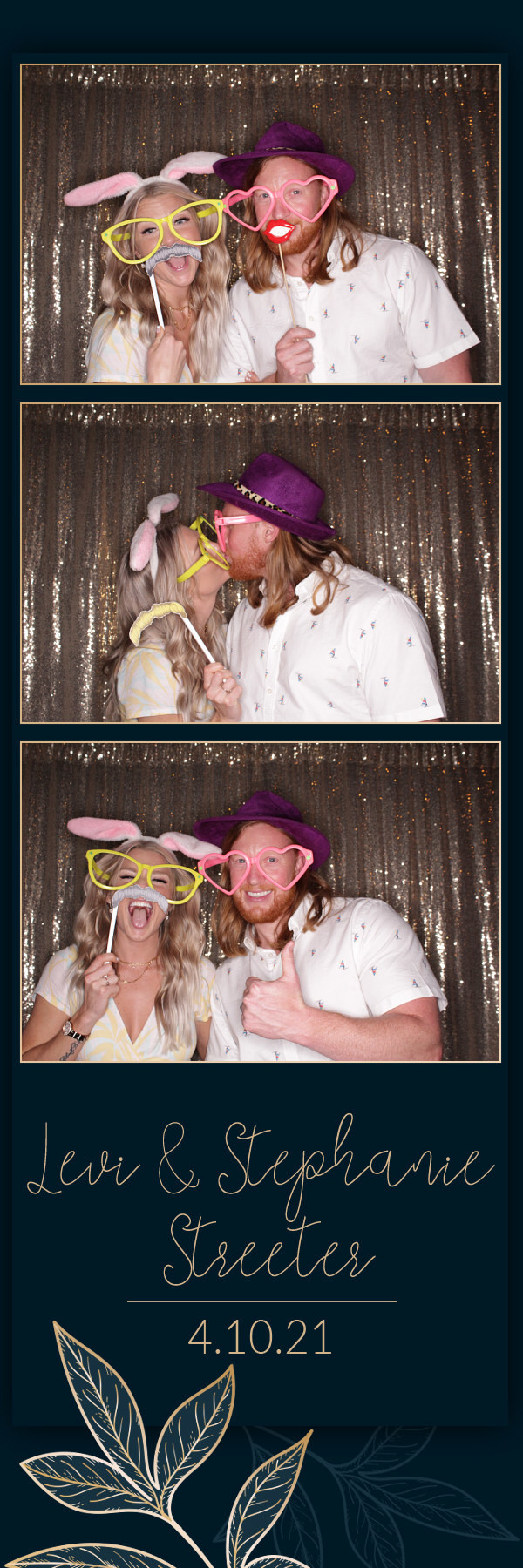 Stephanie and Levi's Wedding | View more photos from the event at gallery.photoboothbillings.com/u/PhotoBoothBillings/Stephanie-and-Levis-Wedding