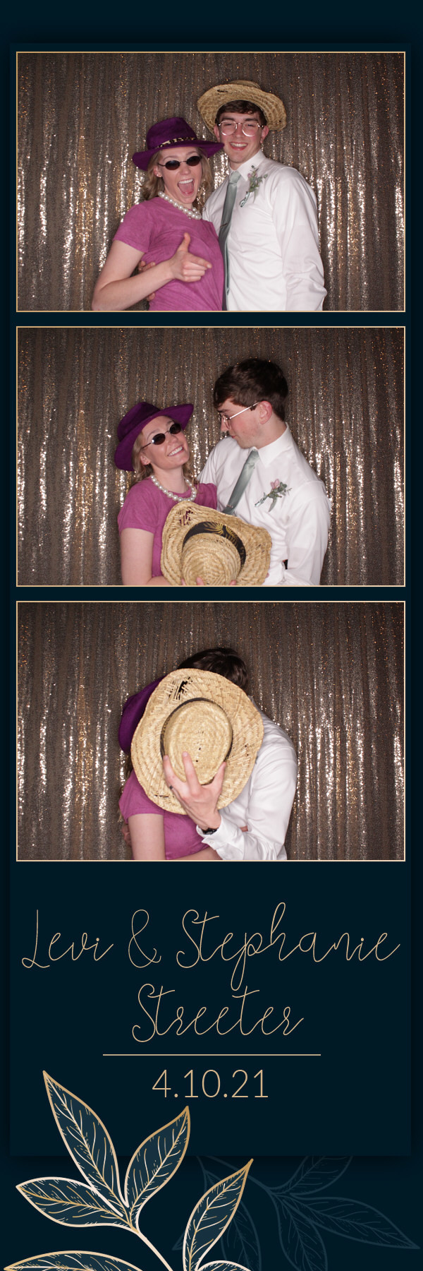 Stephanie and Levi's Wedding | View more photos from the event at gallery.photoboothbillings.com/u/PhotoBoothBillings/Stephanie-and-Levis-Wedding