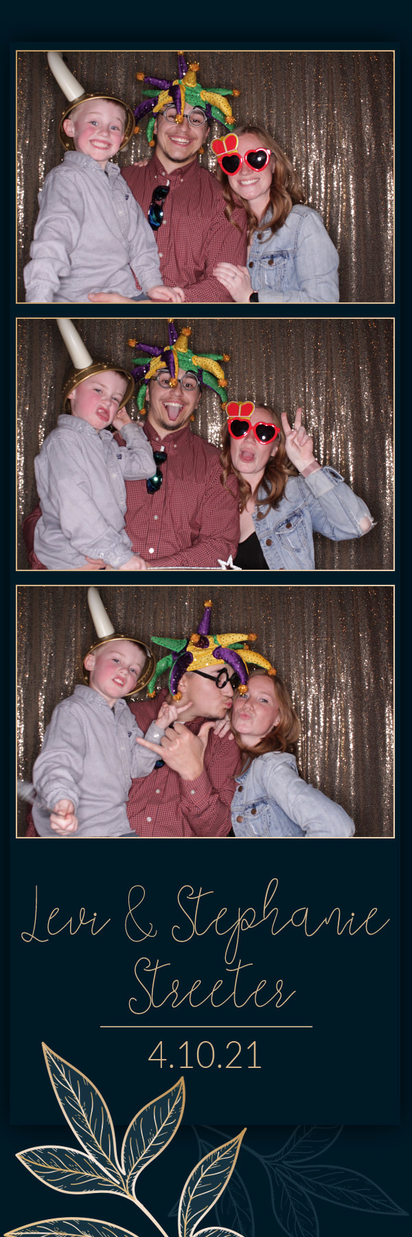 Stephanie and Levi's Wedding | View more photos from the event at gallery.photoboothbillings.com/u/PhotoBoothBillings/Stephanie-and-Levis-Wedding