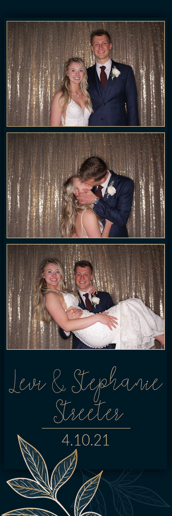 Stephanie and Levi's Wedding | View more photos from the event at gallery.photoboothbillings.com/u/PhotoBoothBillings/Stephanie-and-Levis-Wedding