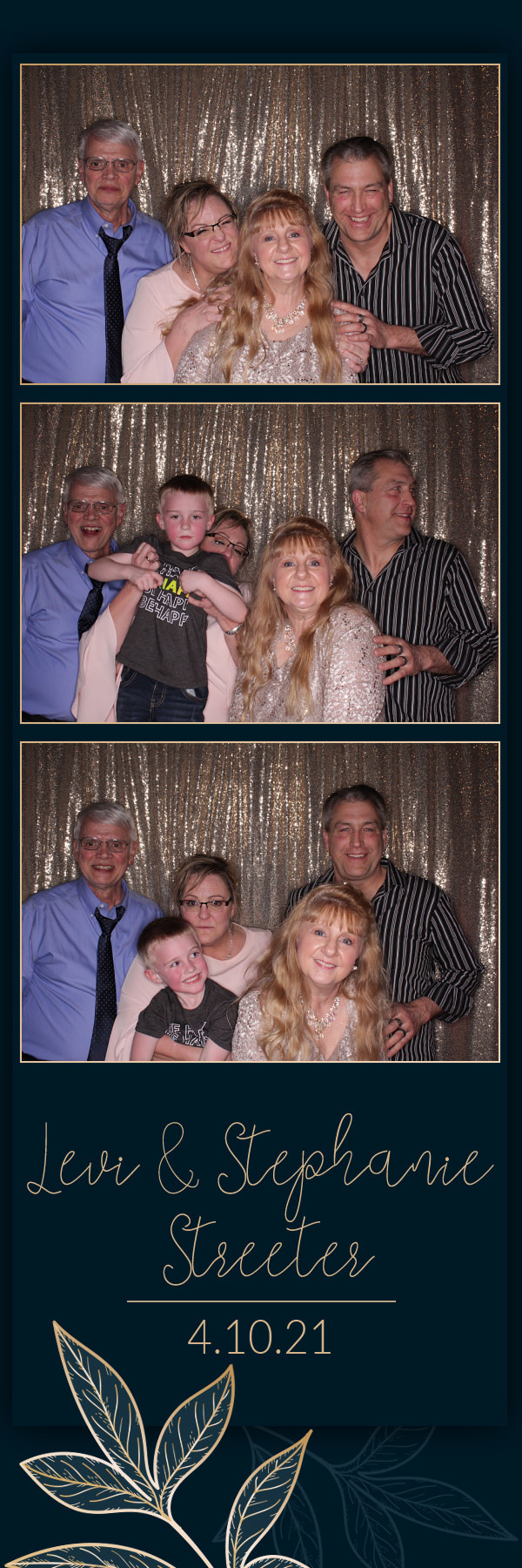 Stephanie and Levi's Wedding | View more photos from the event at gallery.photoboothbillings.com/u/PhotoBoothBillings/Stephanie-and-Levis-Wedding