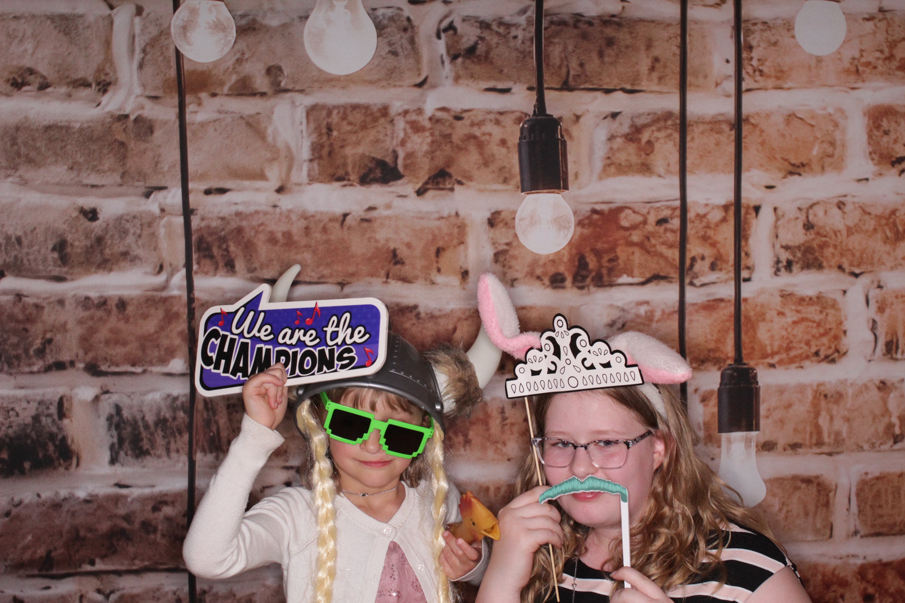 Sydney and Jacob's Wedding | View more photos from the event at gallery.photoboothbillings.com/u/PhotoBoothBillings/Sydney-and-Jacobs-Wedding