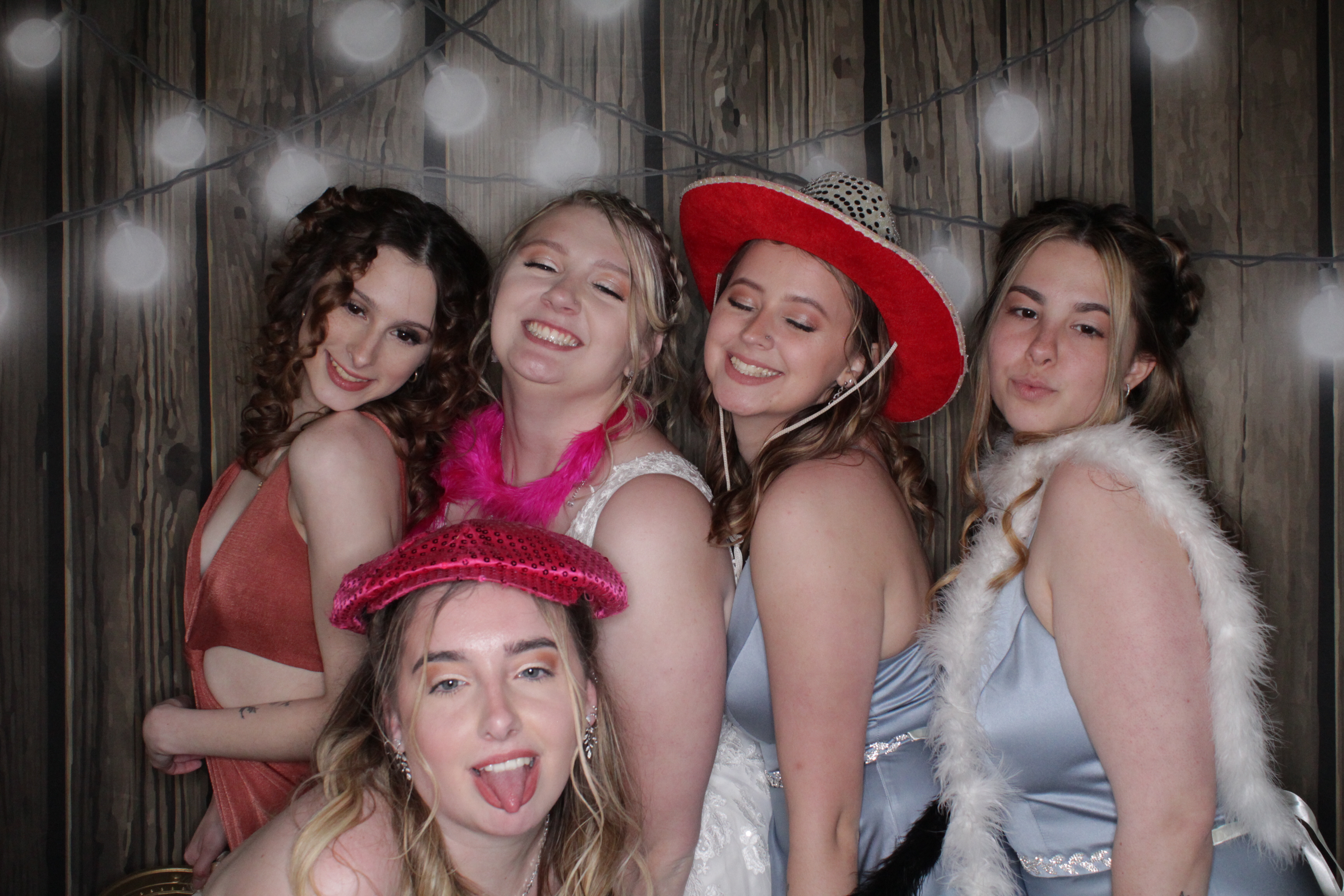 Ashlyn and Donald's Wedding | View more photos from the event at gallery.photoboothbillings.com/u/PhotoBoothBillings/Ashlyn-and-Donalds-Wedding