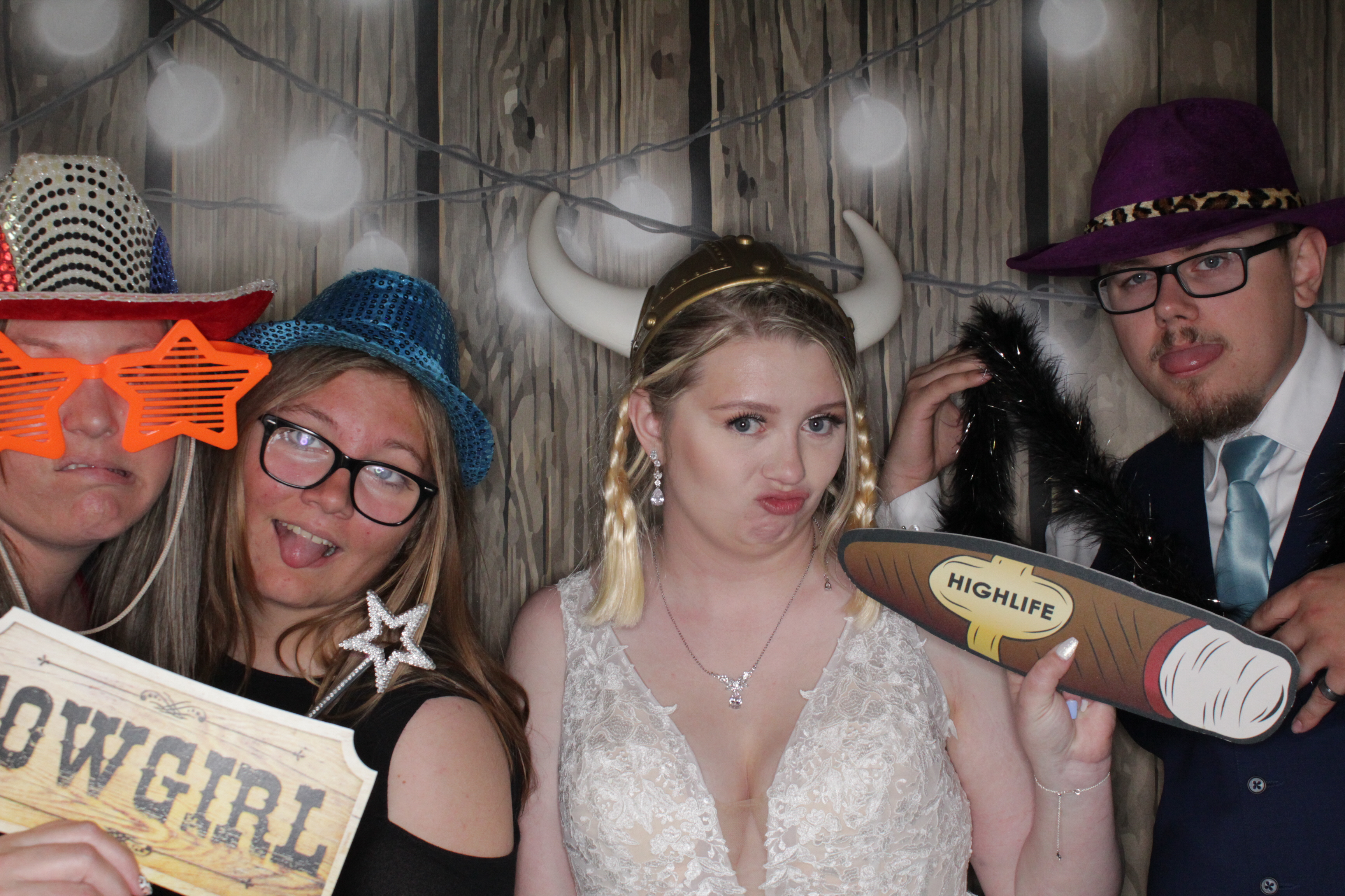 Ashlyn and Donald's Wedding | View more photos from the event at gallery.photoboothbillings.com/u/PhotoBoothBillings/Ashlyn-and-Donalds-Wedding