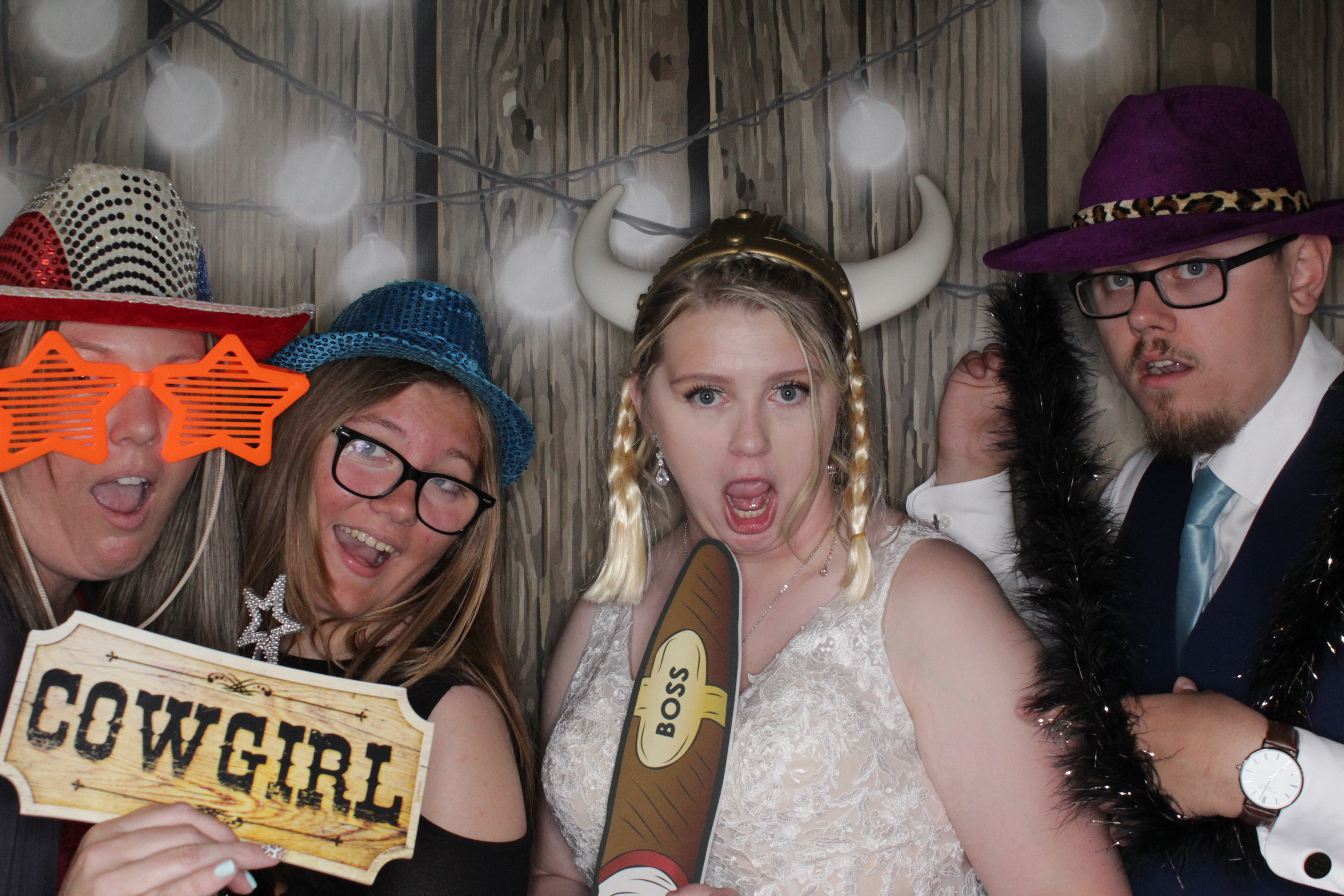 Ashlyn and Donald's Wedding | View more photos from the event at gallery.photoboothbillings.com/u/PhotoBoothBillings/Ashlyn-and-Donalds-Wedding