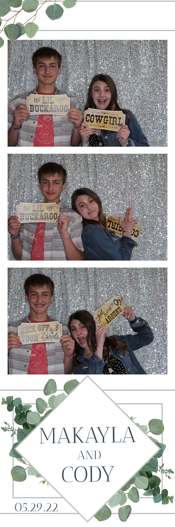 Cody and Makayla's Wedding | View more photos from the event at gallery.photoboothbillings.com/u/PhotoBoothBillings/Cody-and-Makaylas-Wedding