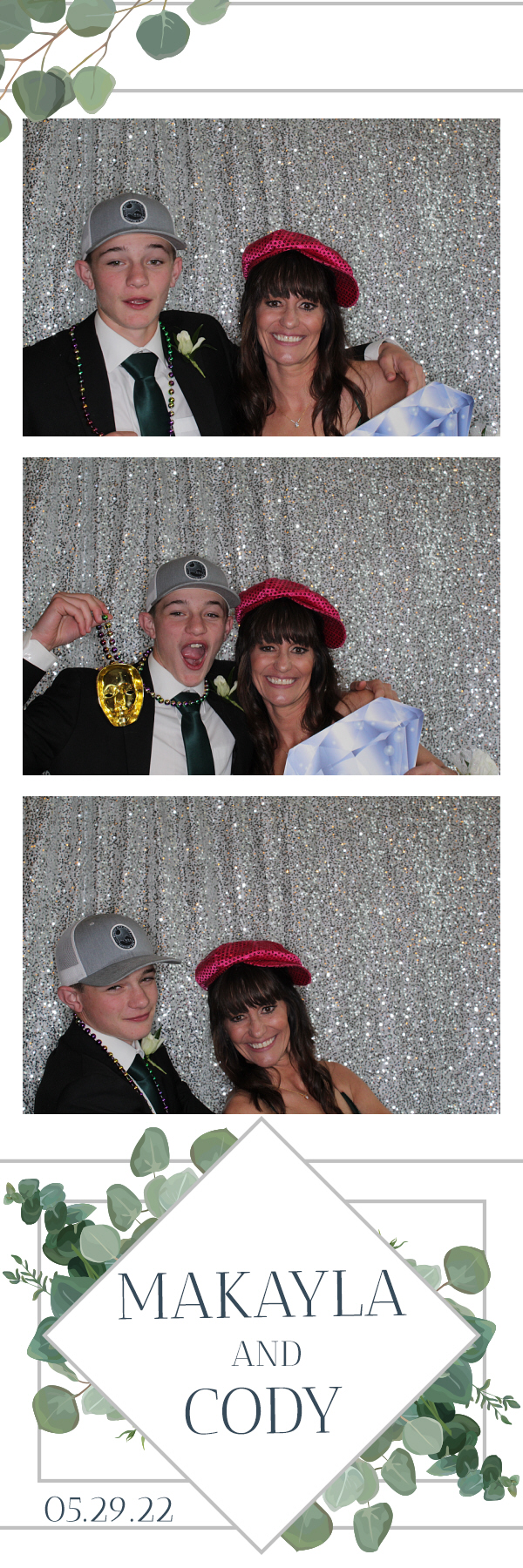 Cody and Makayla's Wedding | View more photos from the event at gallery.photoboothbillings.com/u/PhotoBoothBillings/Cody-and-Makaylas-Wedding