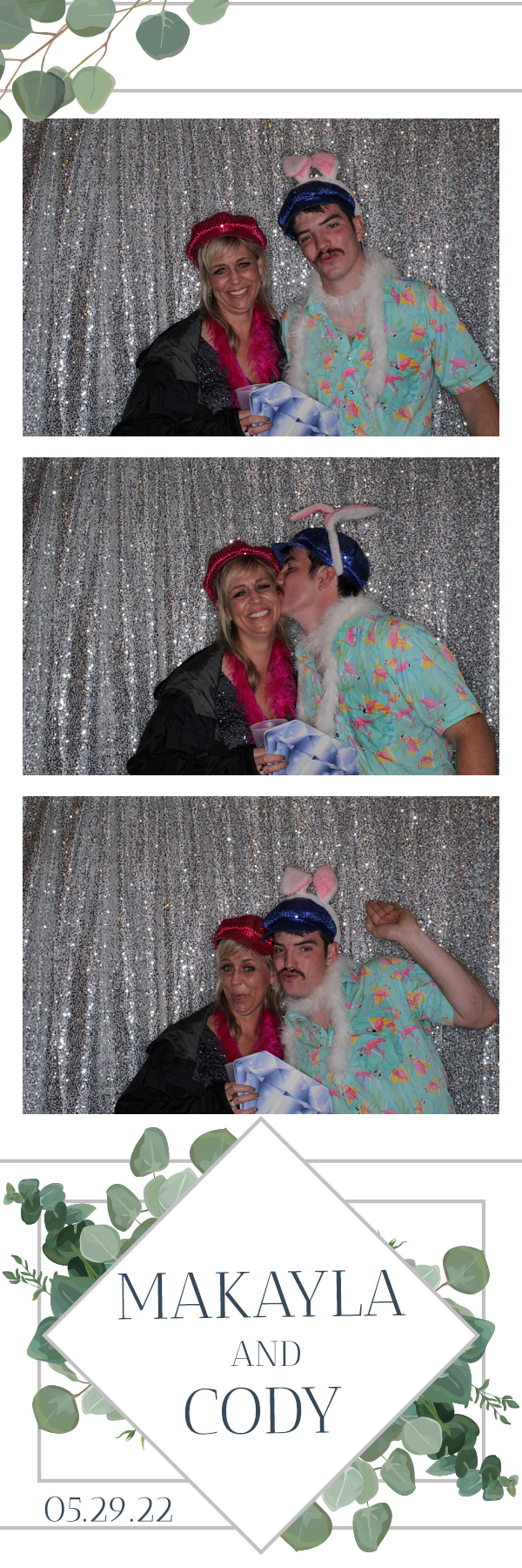 Cody and Makayla's Wedding | View more photos from the event at gallery.photoboothbillings.com/u/PhotoBoothBillings/Cody-and-Makaylas-Wedding