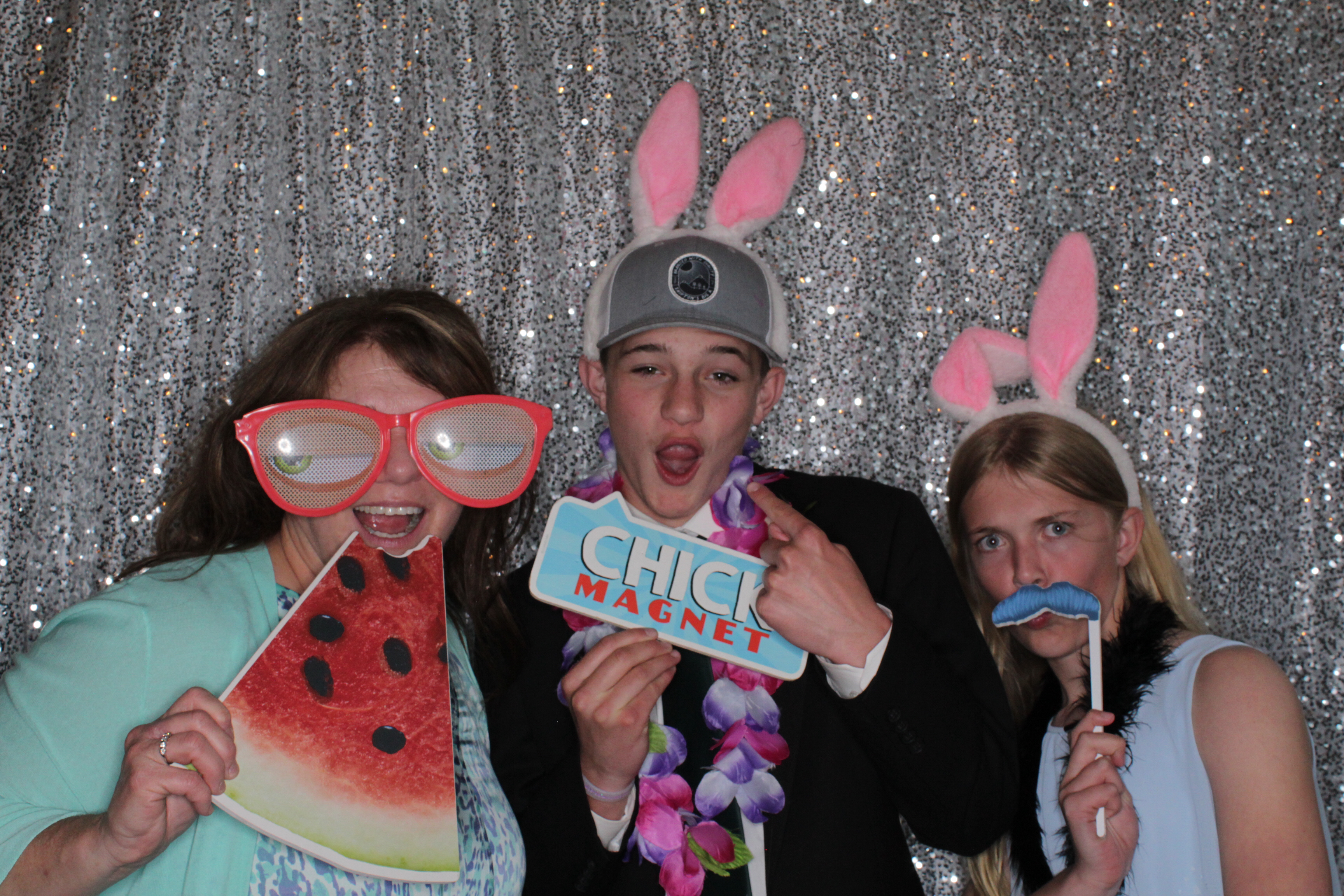 Cody and Makayla's Wedding | View more photos from the event at gallery.photoboothbillings.com/u/PhotoBoothBillings/Cody-and-Makaylas-Wedding