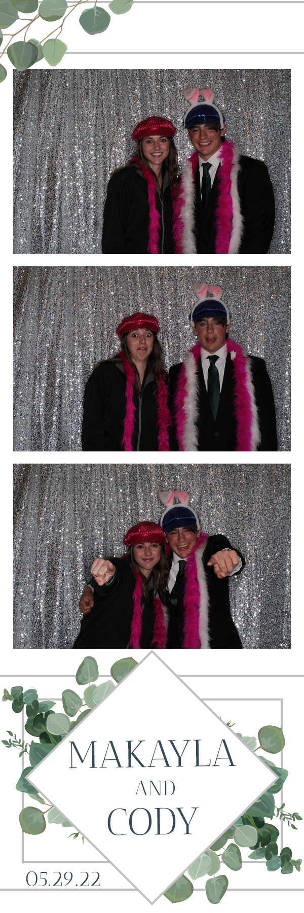 Cody and Makayla's Wedding | View more photos from the event at gallery.photoboothbillings.com/u/PhotoBoothBillings/Cody-and-Makaylas-Wedding