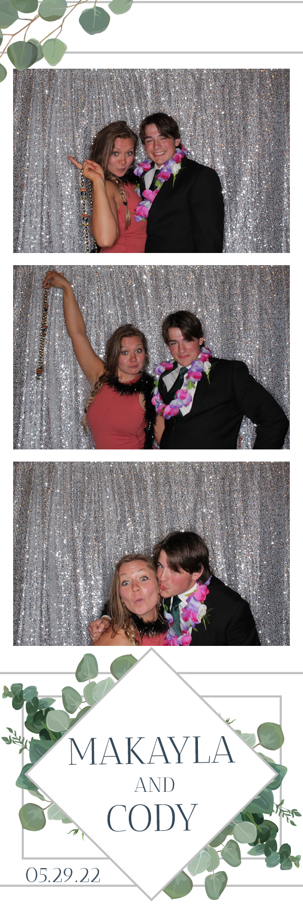 Cody and Makayla's Wedding | View more photos from the event at gallery.photoboothbillings.com/u/PhotoBoothBillings/Cody-and-Makaylas-Wedding