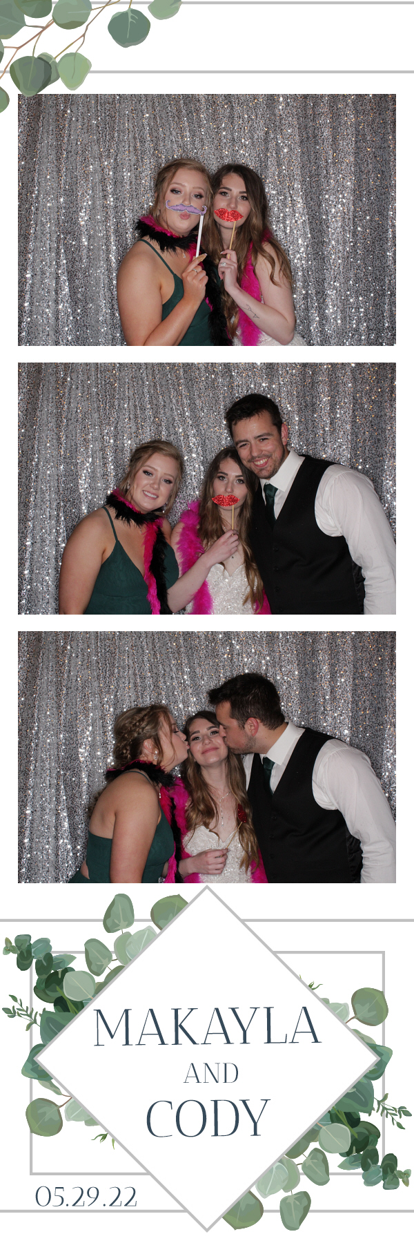 Cody and Makayla's Wedding | View more photos from the event at gallery.photoboothbillings.com/u/PhotoBoothBillings/Cody-and-Makaylas-Wedding