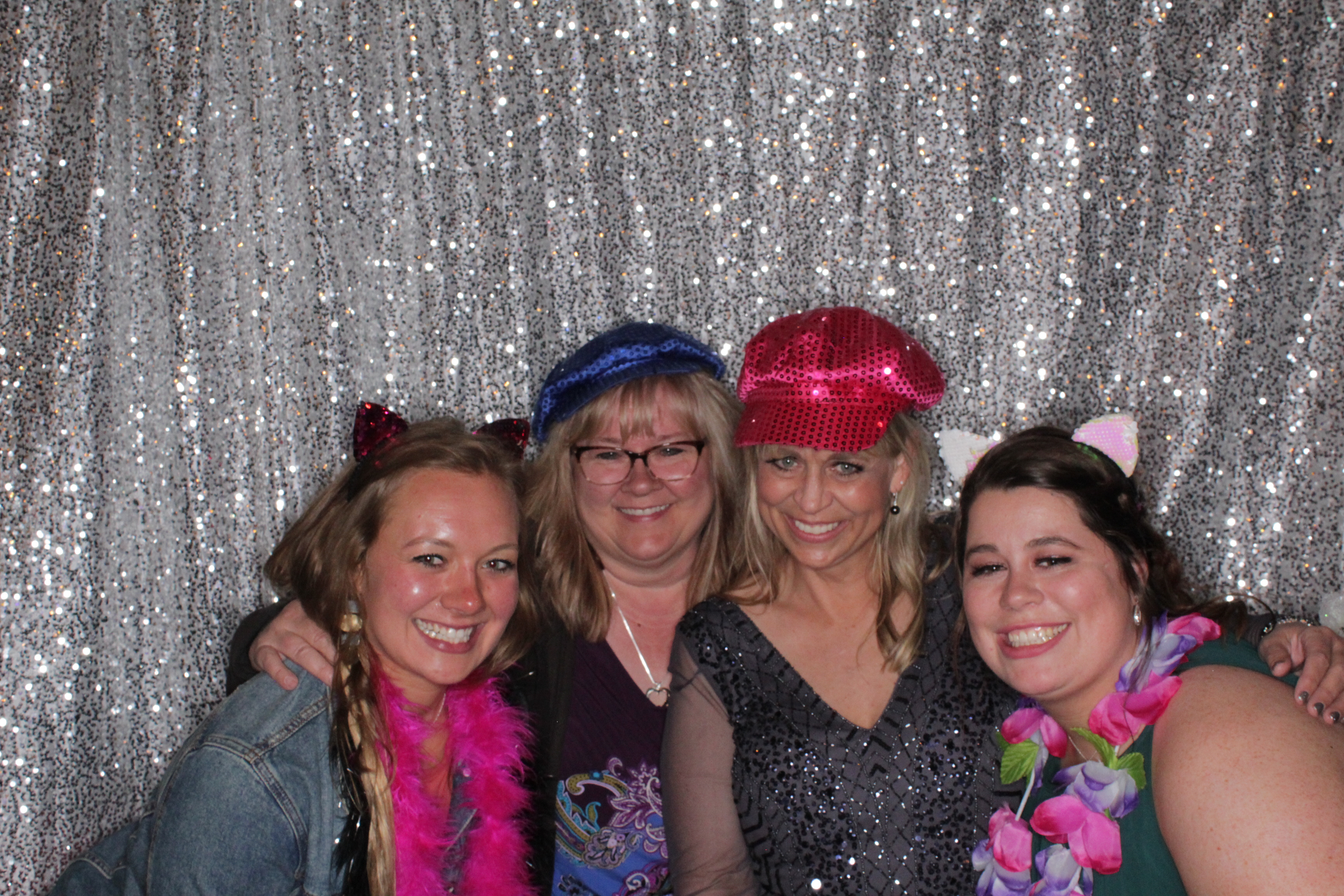 Cody and Makayla's Wedding | View more photos from the event at gallery.photoboothbillings.com/u/PhotoBoothBillings/Cody-and-Makaylas-Wedding