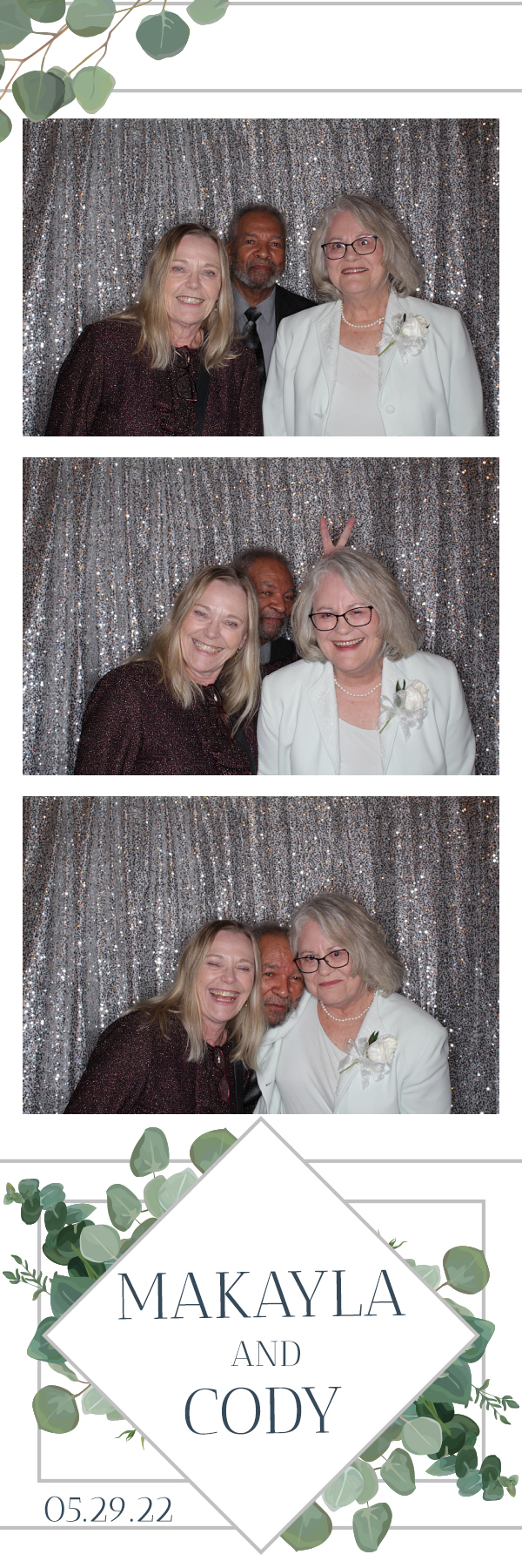 Cody and Makayla's Wedding | View more photos from the event at gallery.photoboothbillings.com/u/PhotoBoothBillings/Cody-and-Makaylas-Wedding