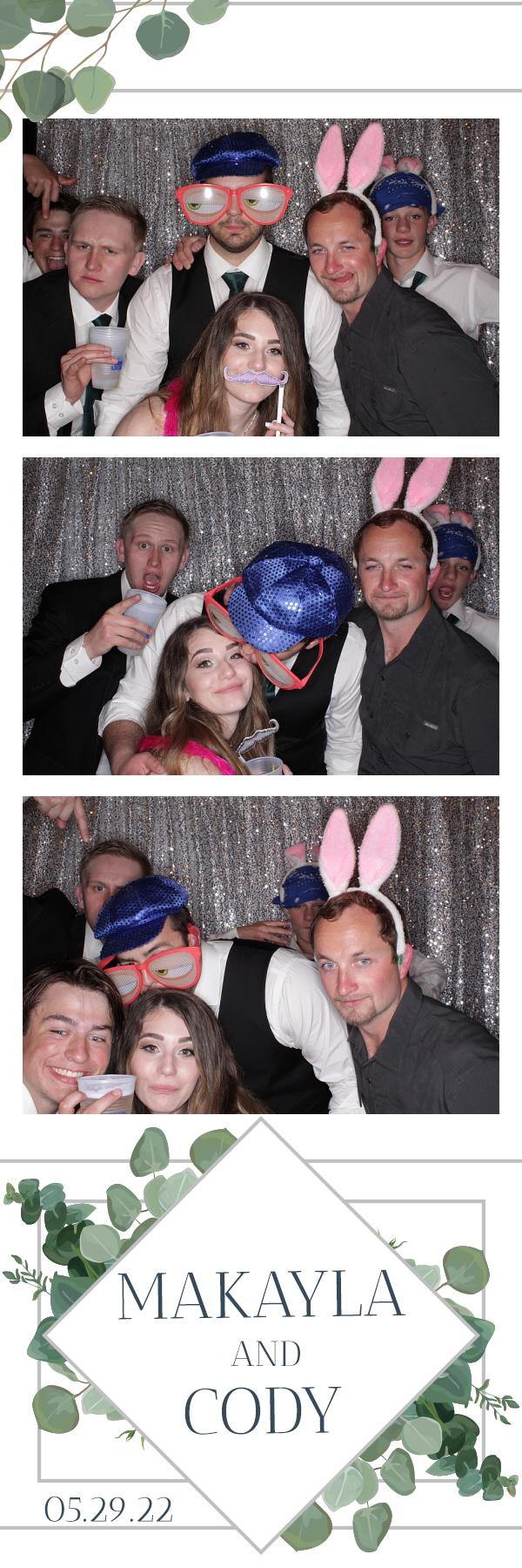 Cody and Makayla's Wedding | View more photos from the event at gallery.photoboothbillings.com/u/PhotoBoothBillings/Cody-and-Makaylas-Wedding