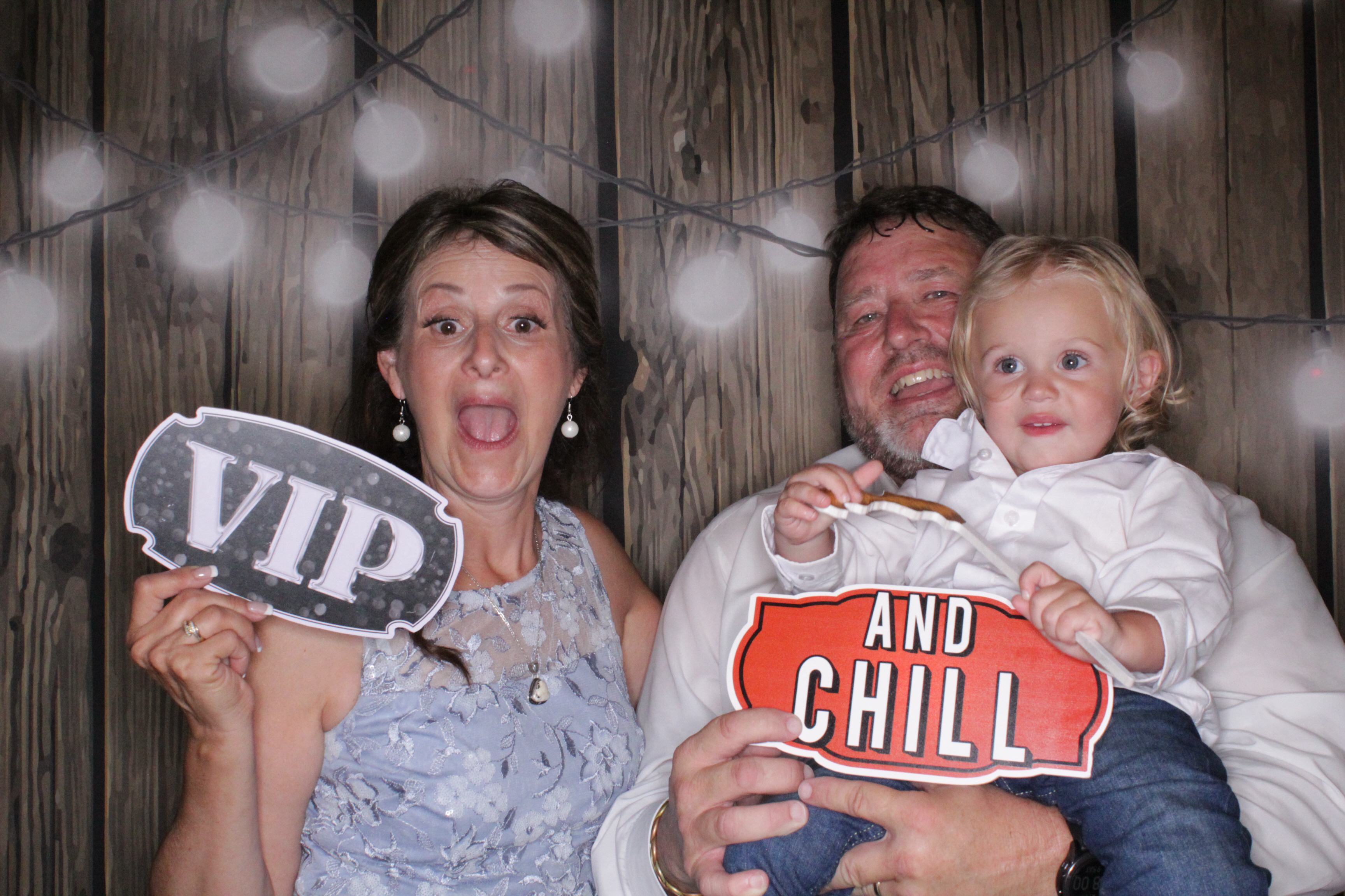 Corissa and Hunter's Wedding | View more photos from the event at gallery.photoboothbillings.com/u/PhotoBoothBillings/Corissa-and-Hunters-Wedding