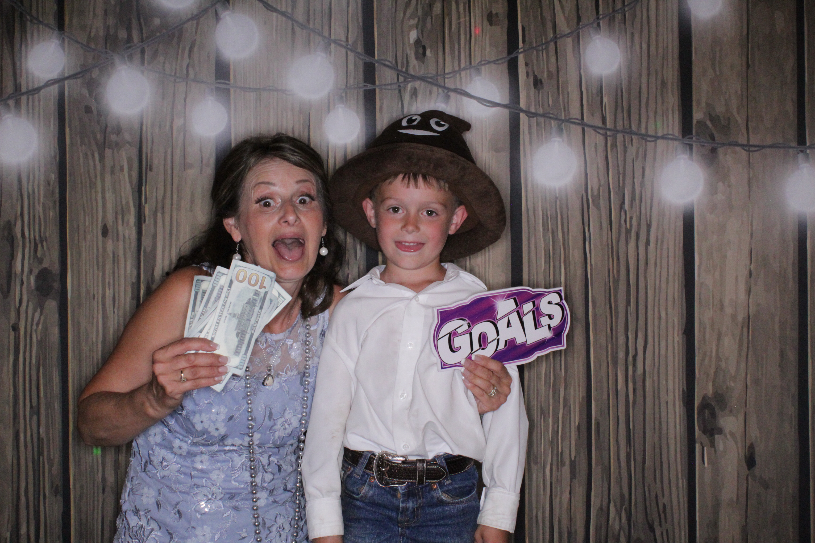 Corissa and Hunter's Wedding | View more photos from the event at gallery.photoboothbillings.com/u/PhotoBoothBillings/Corissa-and-Hunters-Wedding