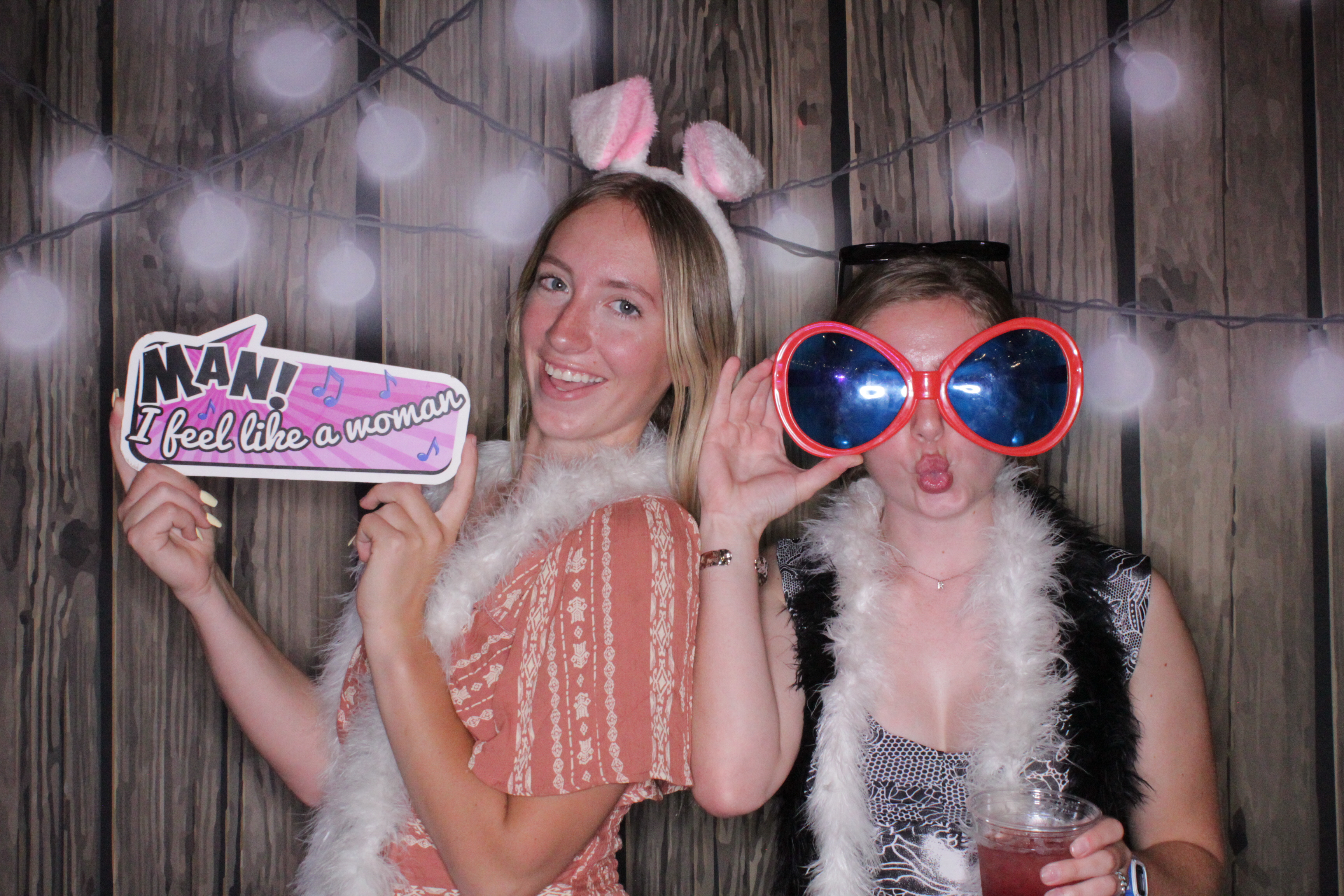 Corissa and Hunter's Wedding | View more photos from the event at gallery.photoboothbillings.com/u/PhotoBoothBillings/Corissa-and-Hunters-Wedding