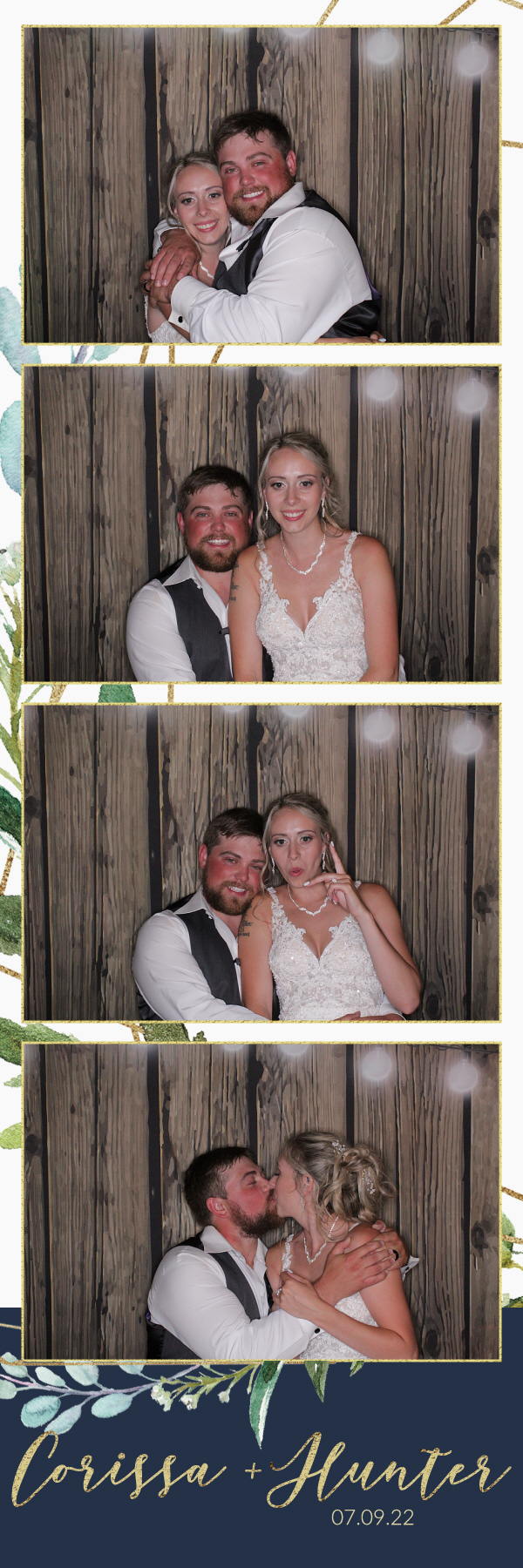 Corissa and Hunter's Wedding | View more photos from the event at gallery.photoboothbillings.com/u/PhotoBoothBillings/Corissa-and-Hunters-Wedding