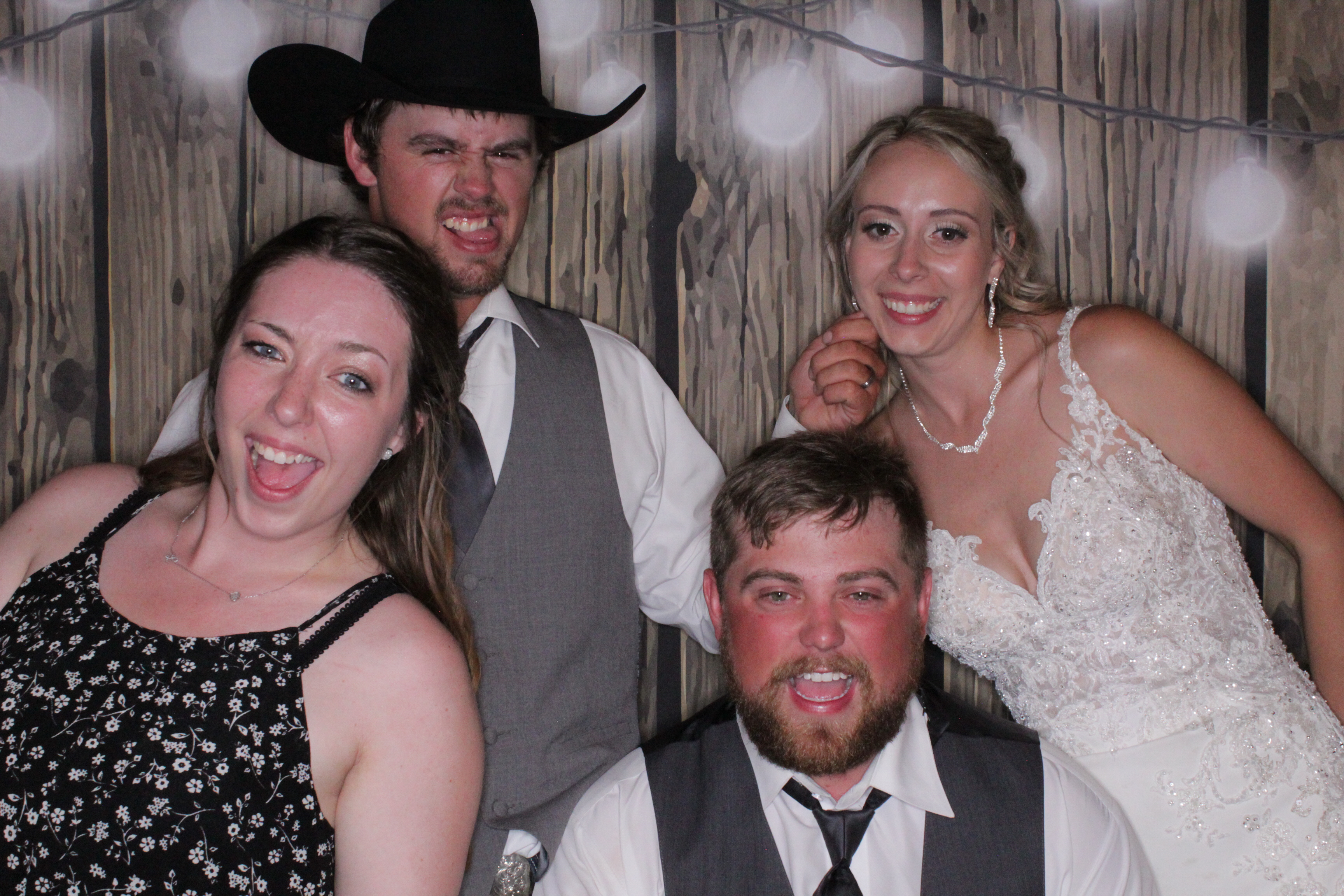 Corissa and Hunter's Wedding | View more photos from the event at gallery.photoboothbillings.com/u/PhotoBoothBillings/Corissa-and-Hunters-Wedding