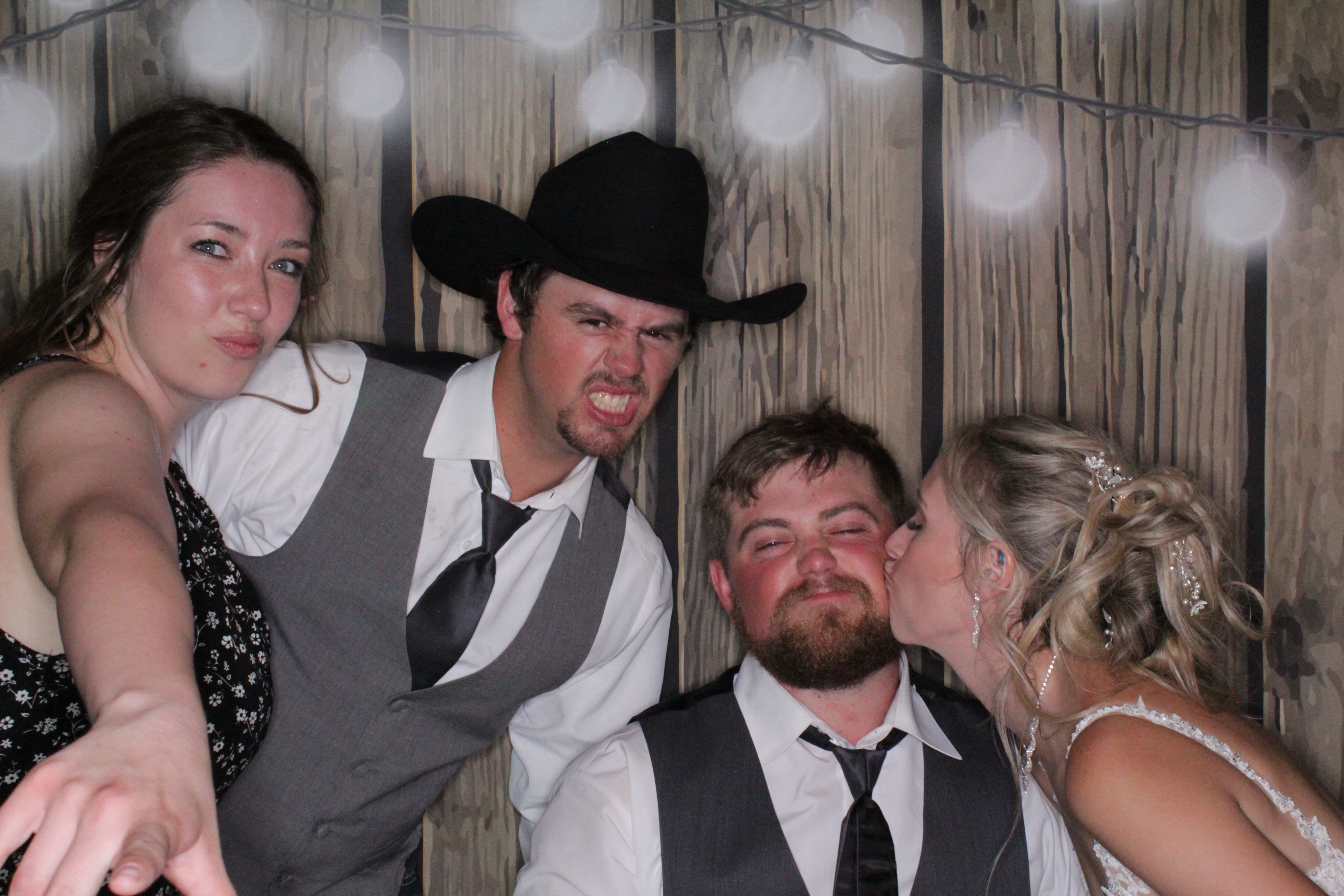 Corissa and Hunter's Wedding | View more photos from the event at gallery.photoboothbillings.com/u/PhotoBoothBillings/Corissa-and-Hunters-Wedding