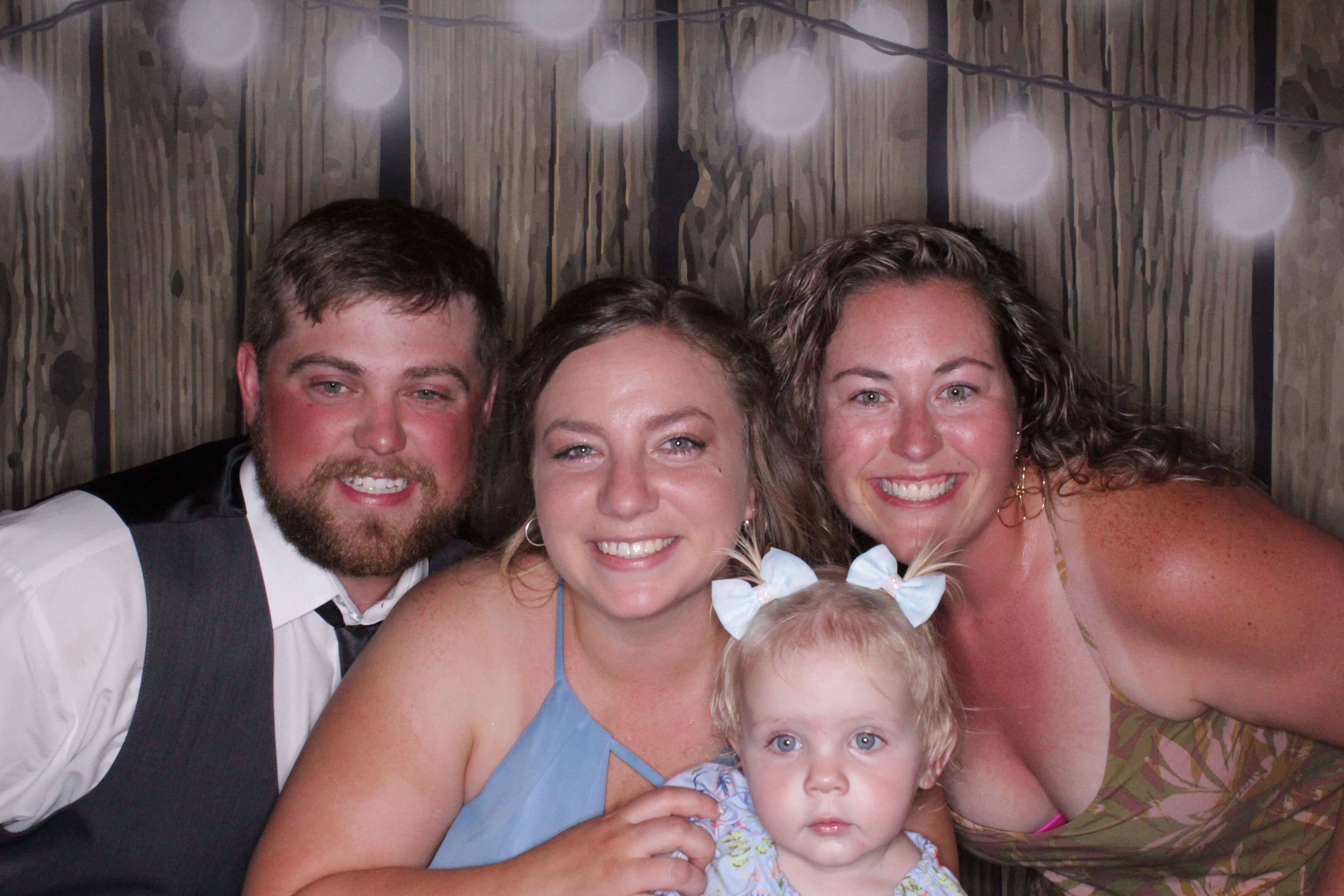 Corissa and Hunter's Wedding | View more photos from the event at gallery.photoboothbillings.com/u/PhotoBoothBillings/Corissa-and-Hunters-Wedding