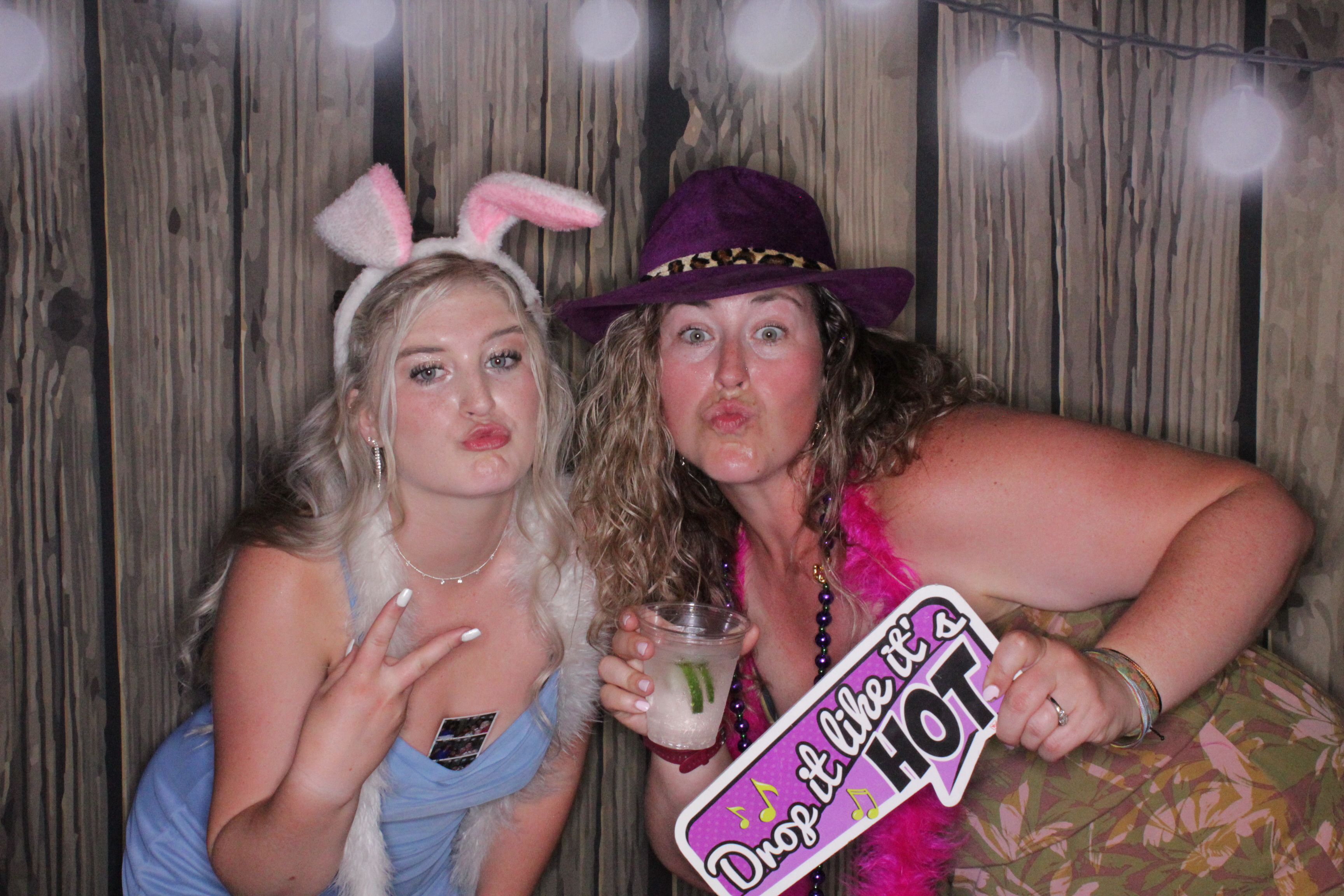 Corissa and Hunter's Wedding | View more photos from the event at gallery.photoboothbillings.com/u/PhotoBoothBillings/Corissa-and-Hunters-Wedding