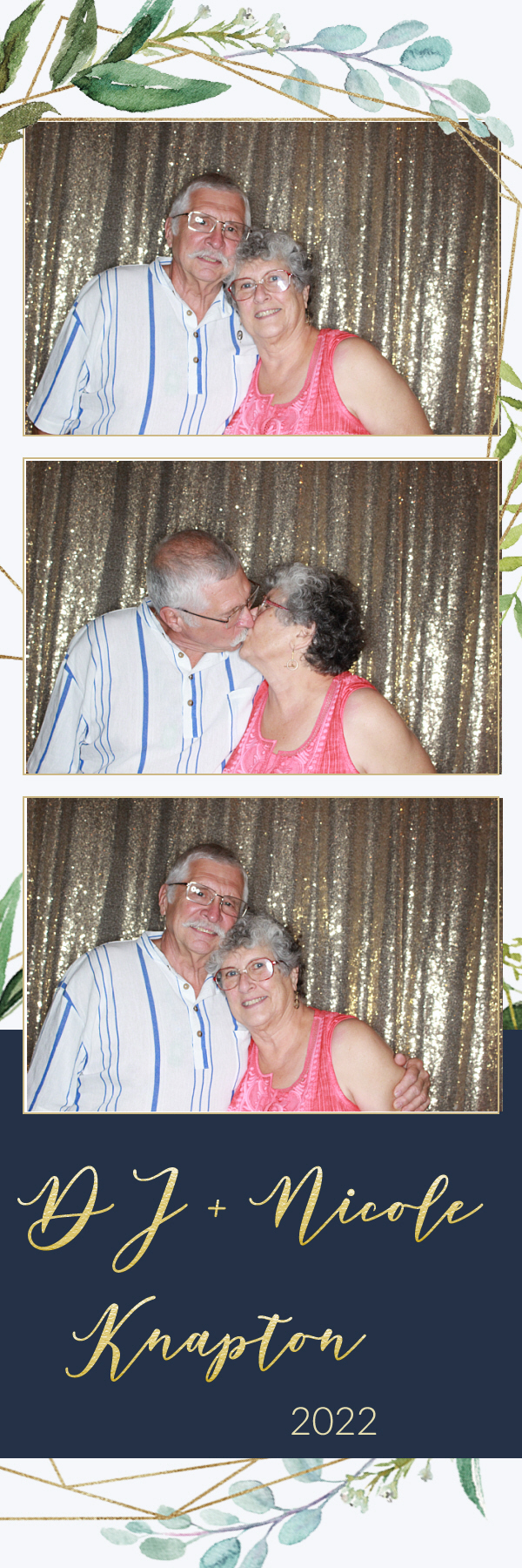 DJ and Nicole's Wedding | View more photos from the event at gallery.photoboothbillings.com/u/PhotoBoothBillings/DJ-and-Nicoles-Wedding