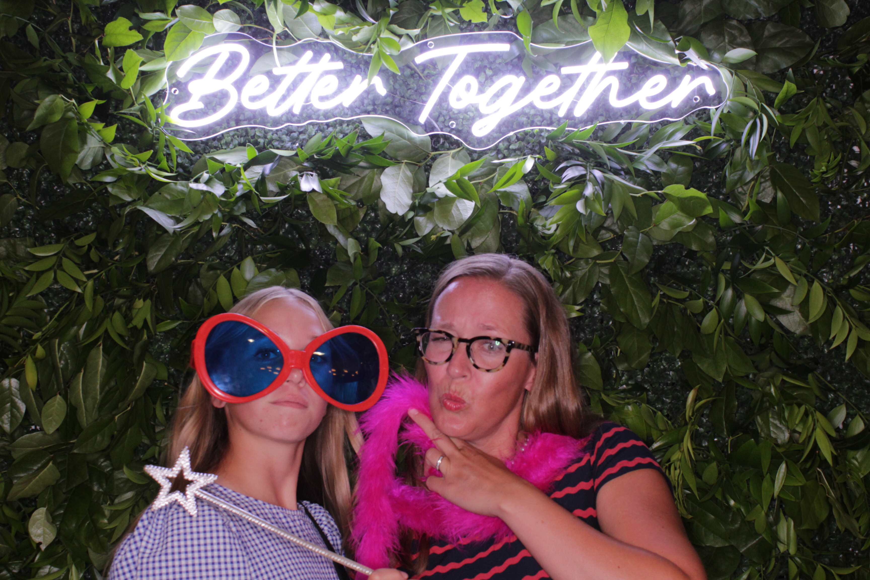 Jordan and John's Wedding | View more photos from the event at gallery.photoboothbillings.com/u/PhotoBoothBillings/Jordan-and-Johns-Wedding