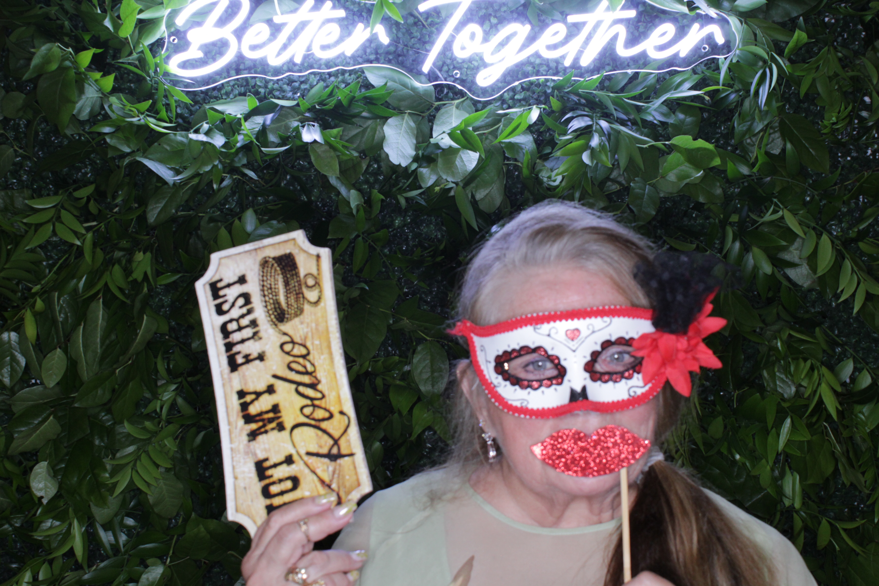 Jordan and John's Wedding | View more photos from the event at gallery.photoboothbillings.com/u/PhotoBoothBillings/Jordan-and-Johns-Wedding