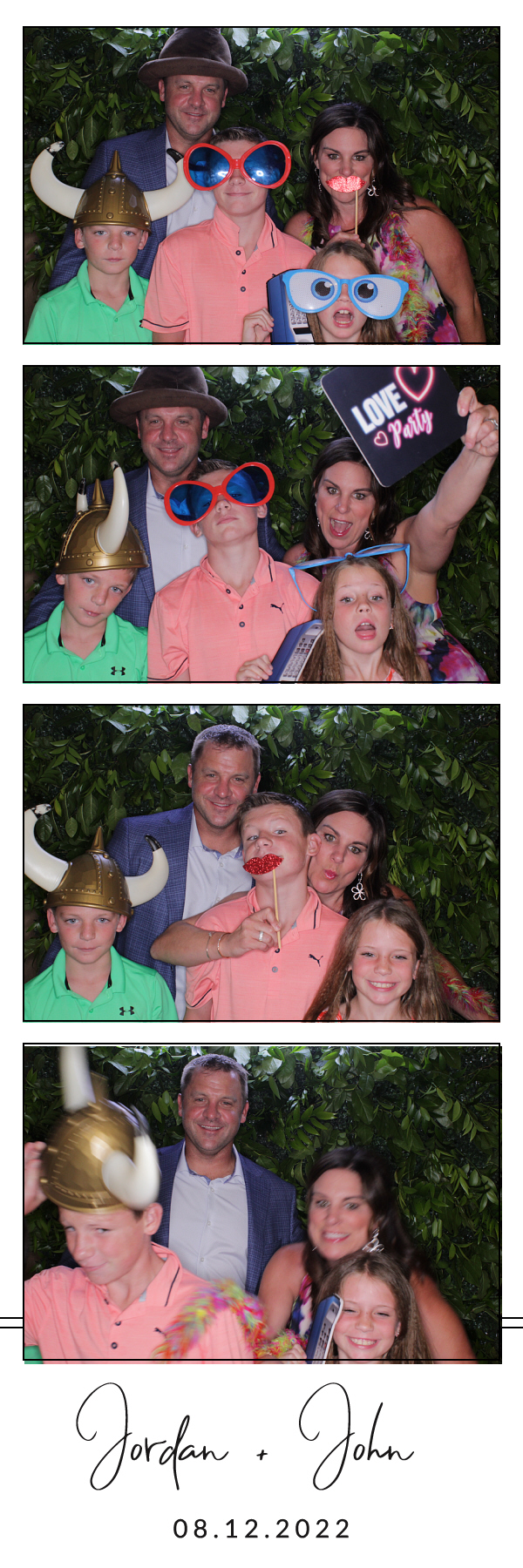Jordan and John's Wedding | View more photos from the event at gallery.photoboothbillings.com/u/PhotoBoothBillings/Jordan-and-Johns-Wedding