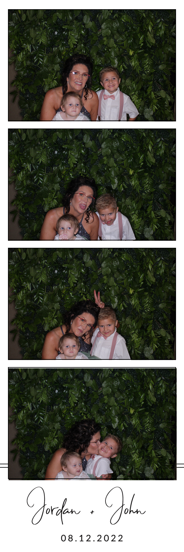 Jordan and John's Wedding | View more photos from the event at gallery.photoboothbillings.com/u/PhotoBoothBillings/Jordan-and-Johns-Wedding