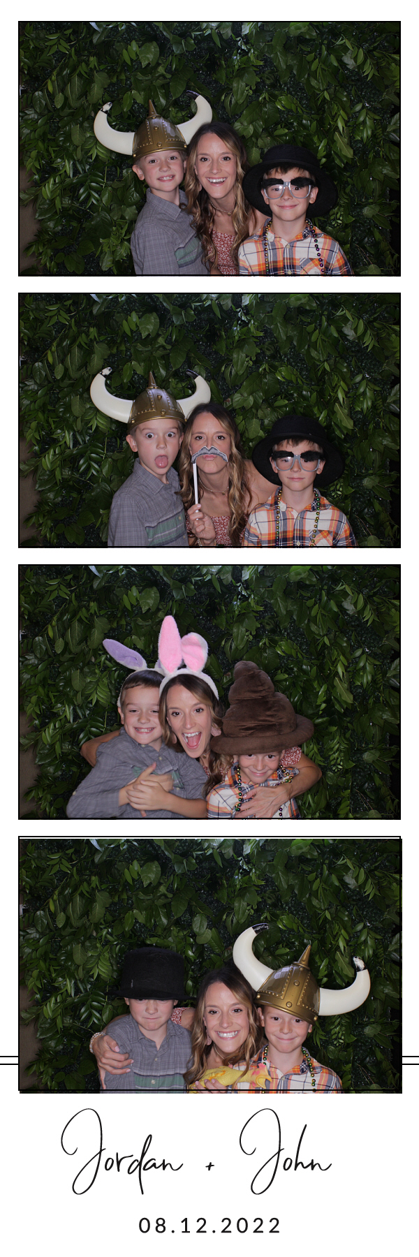 Jordan and John's Wedding | View more photos from the event at gallery.photoboothbillings.com/u/PhotoBoothBillings/Jordan-and-Johns-Wedding