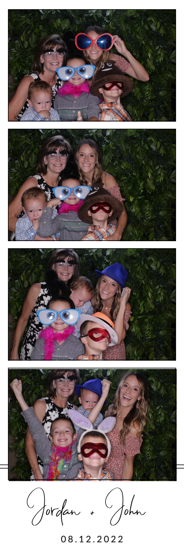 Jordan and John's Wedding | View more photos from the event at gallery.photoboothbillings.com/u/PhotoBoothBillings/Jordan-and-Johns-Wedding