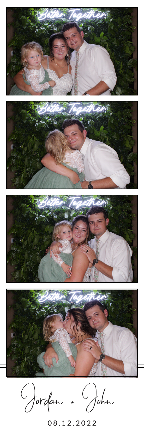 Jordan and John's Wedding | View more photos from the event at gallery.photoboothbillings.com/u/PhotoBoothBillings/Jordan-and-Johns-Wedding