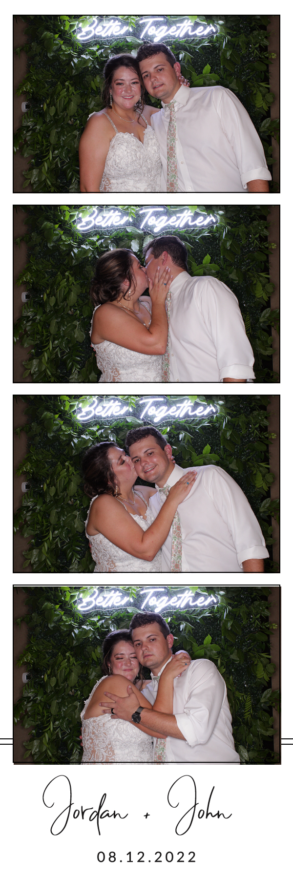 Jordan and John's Wedding | View more photos from the event at gallery.photoboothbillings.com/u/PhotoBoothBillings/Jordan-and-Johns-Wedding