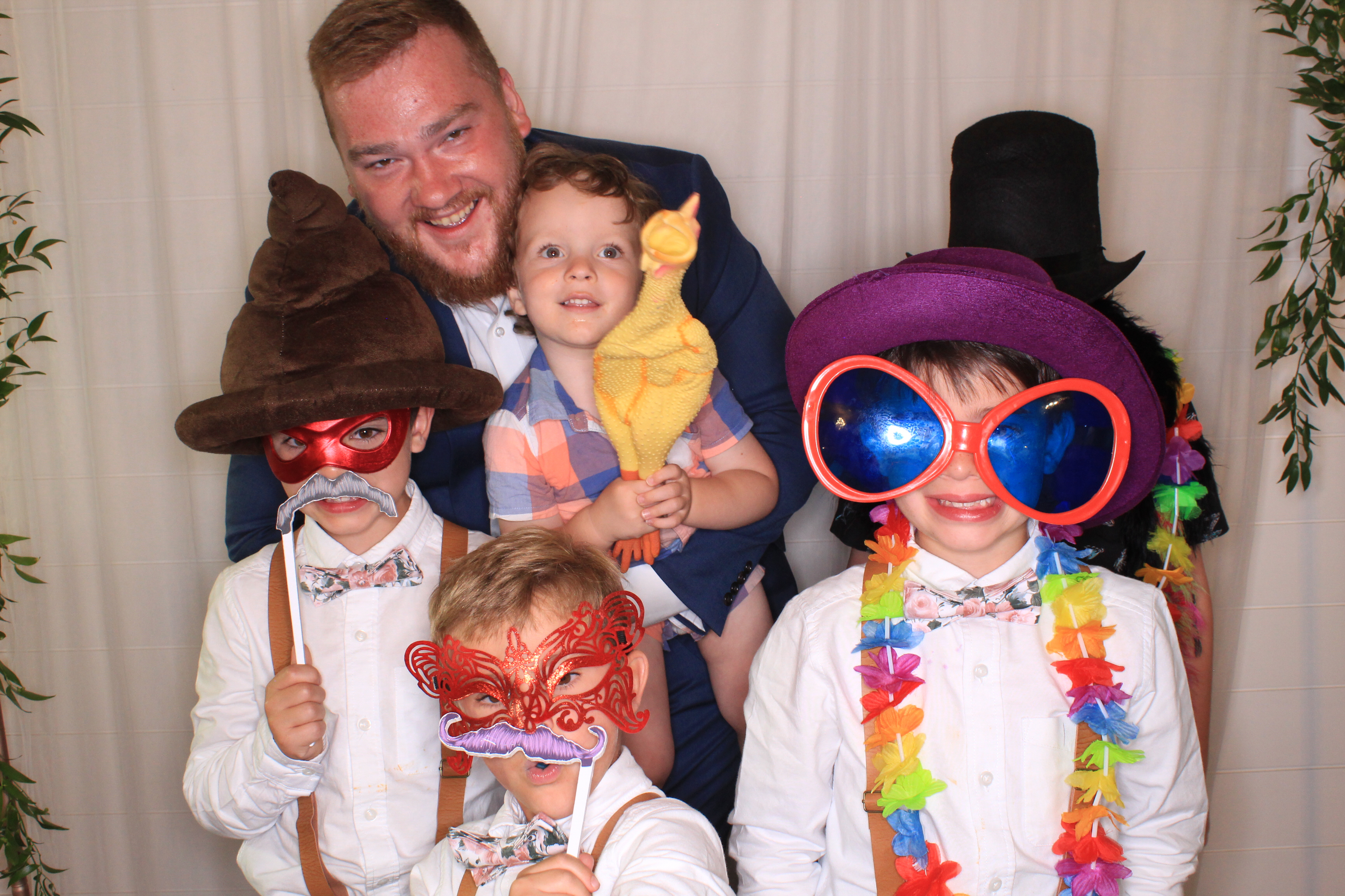 Lindsey and Morgan's Wedding | View more photos from the event at gallery.photoboothbillings.com/u/PhotoBoothBillings/Lindsey-and-Morgans-Wedding