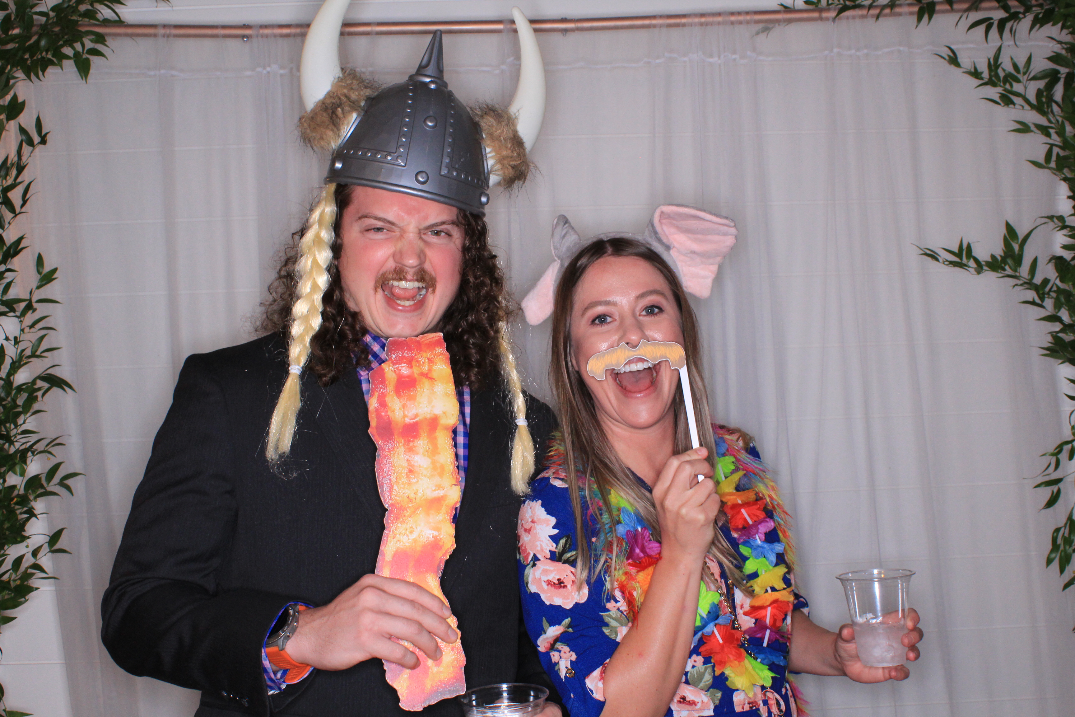 Lindsey and Morgan's Wedding | View more photos from the event at gallery.photoboothbillings.com/u/PhotoBoothBillings/Lindsey-and-Morgans-Wedding