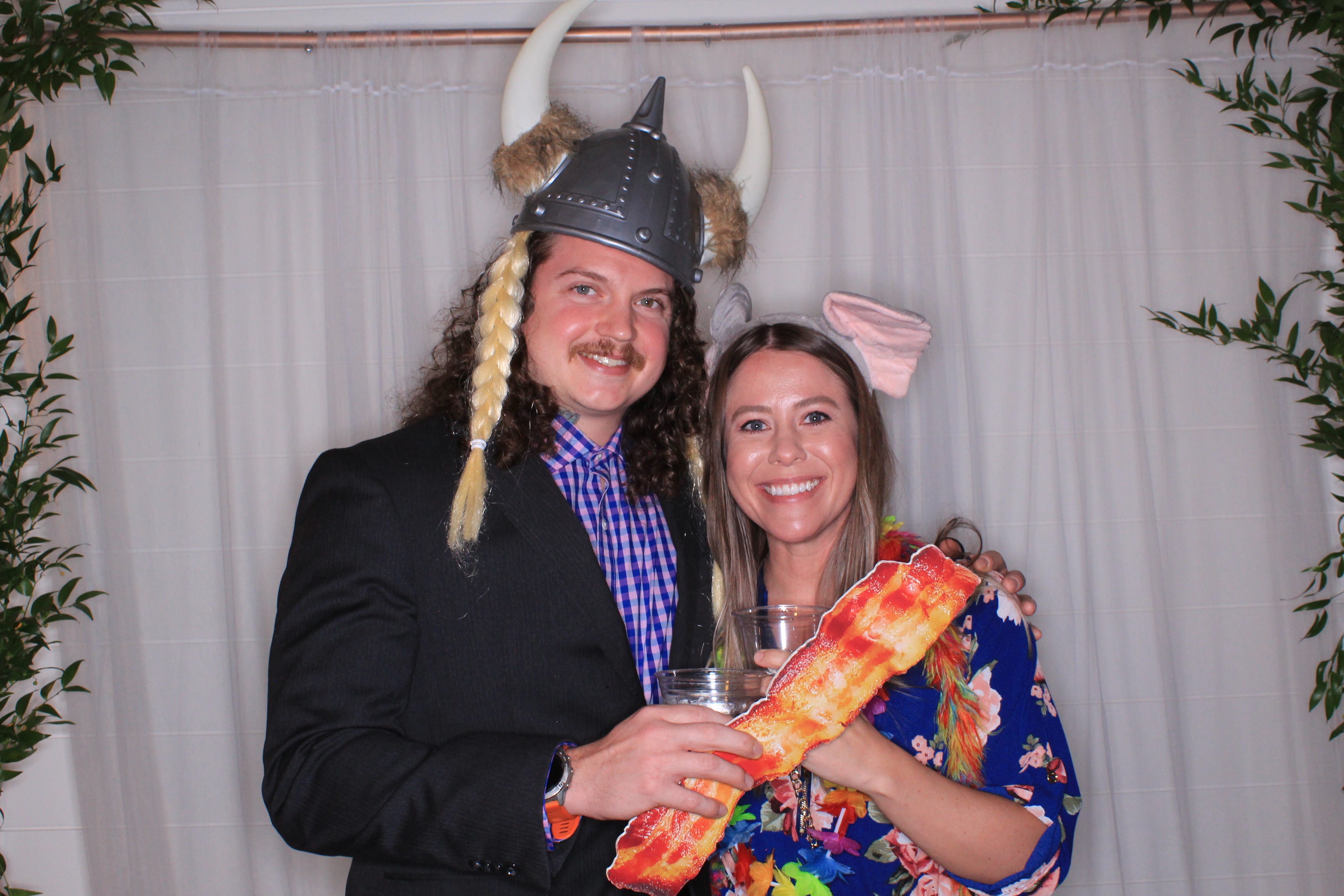 Lindsey and Morgan's Wedding | View more photos from the event at gallery.photoboothbillings.com/u/PhotoBoothBillings/Lindsey-and-Morgans-Wedding