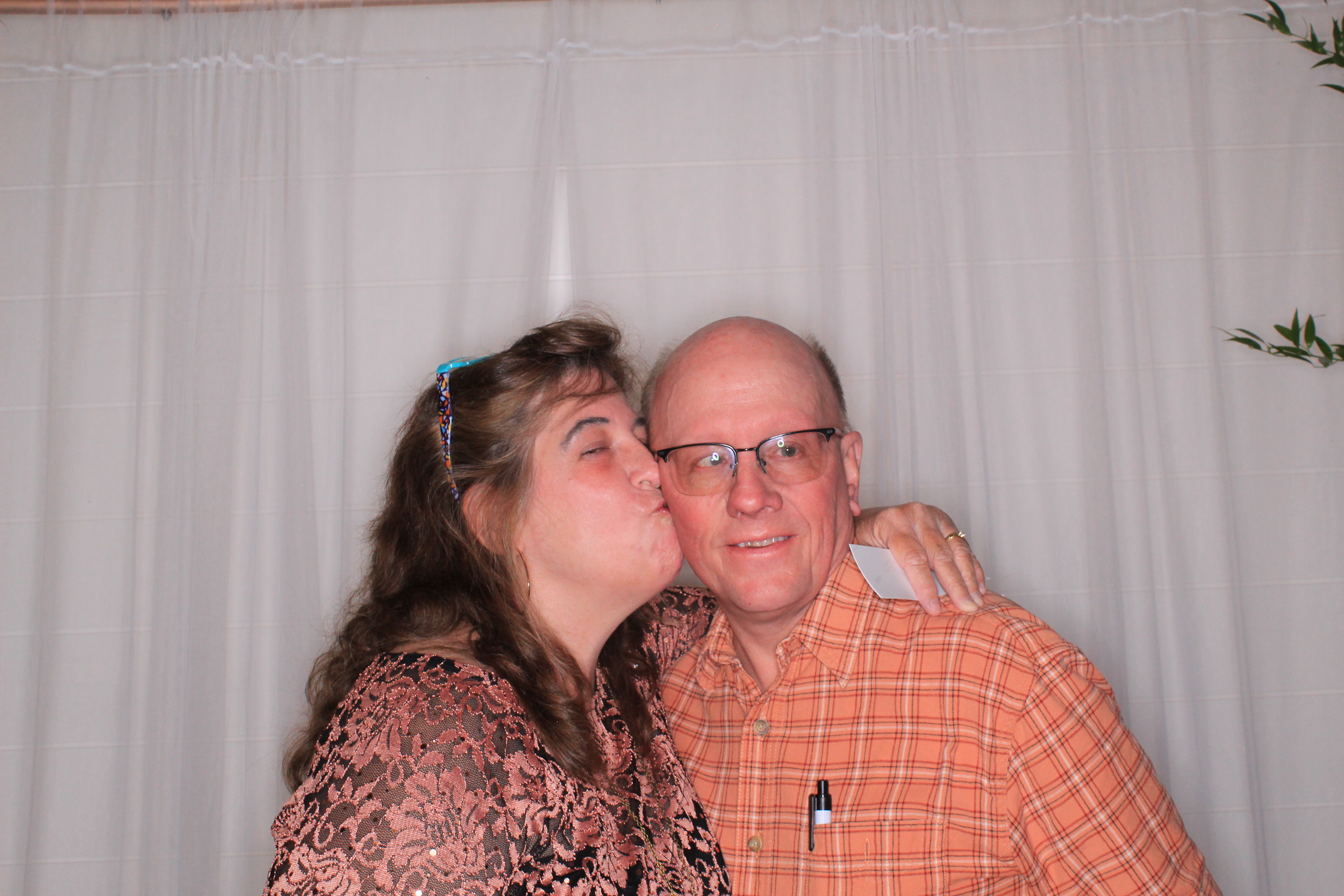 Lindsey and Morgan's Wedding | View more photos from the event at gallery.photoboothbillings.com/u/PhotoBoothBillings/Lindsey-and-Morgans-Wedding