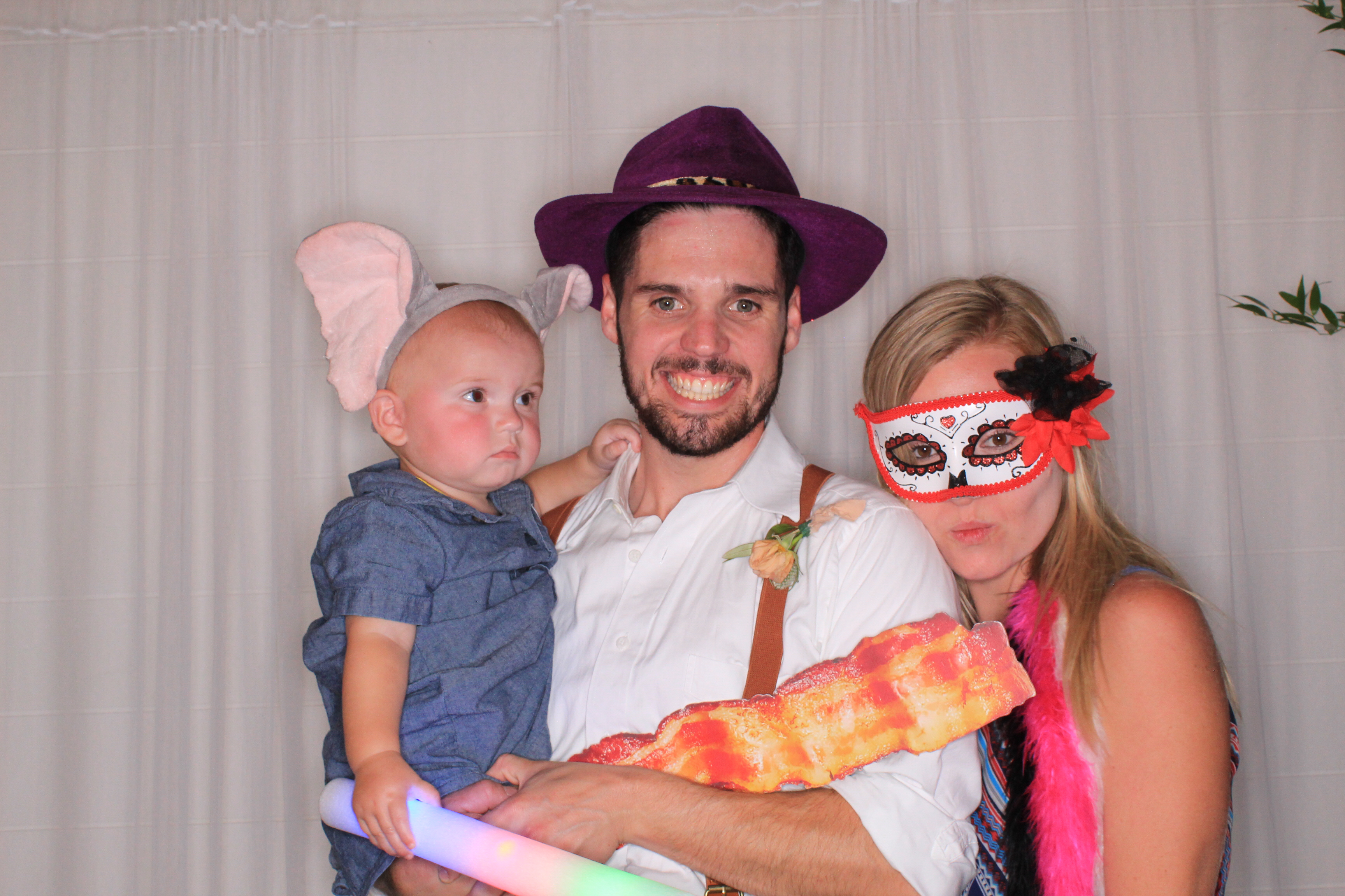 Lindsey and Morgan's Wedding | View more photos from the event at gallery.photoboothbillings.com/u/PhotoBoothBillings/Lindsey-and-Morgans-Wedding