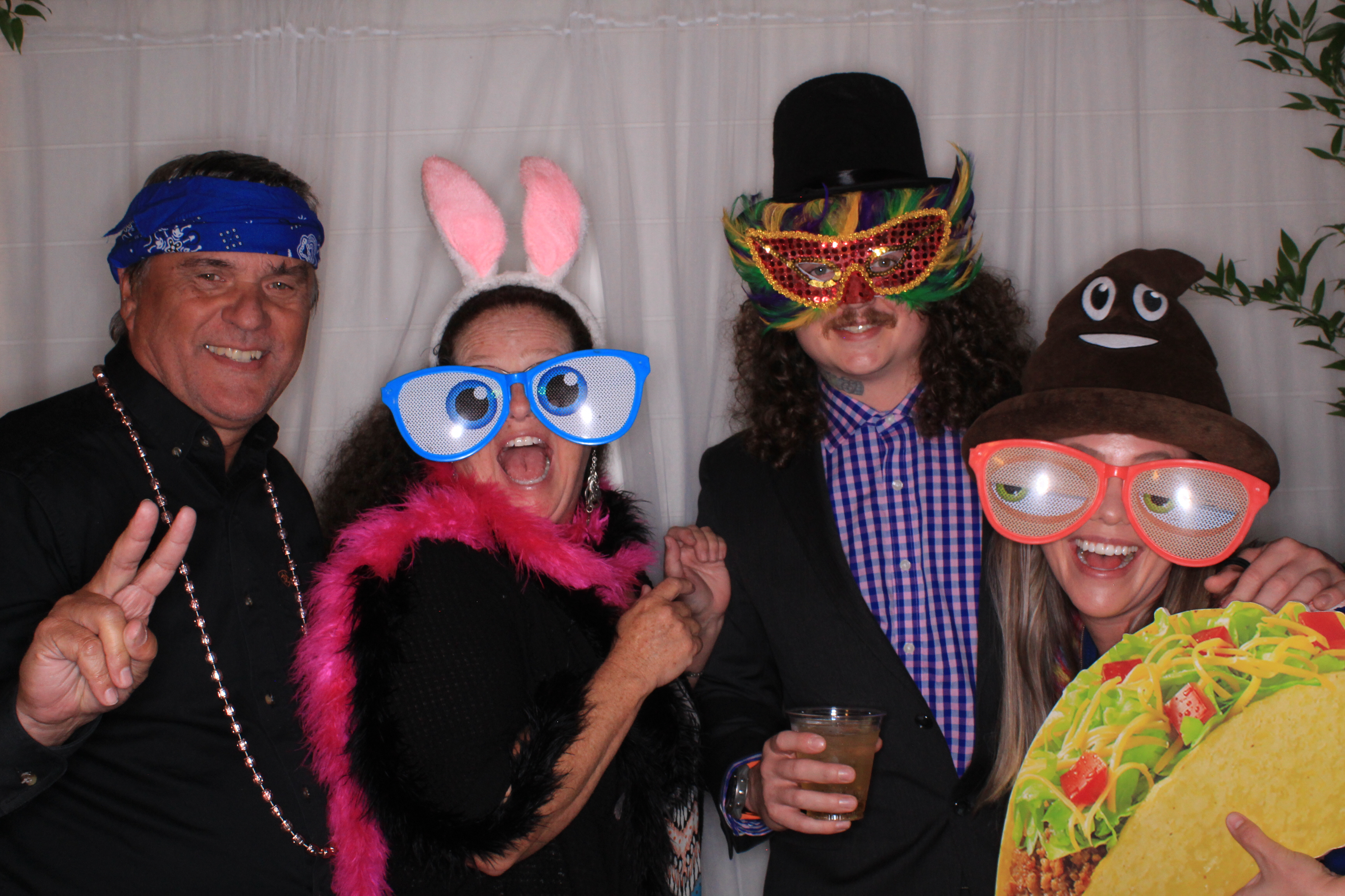 Lindsey and Morgan's Wedding | View more photos from the event at gallery.photoboothbillings.com/u/PhotoBoothBillings/Lindsey-and-Morgans-Wedding