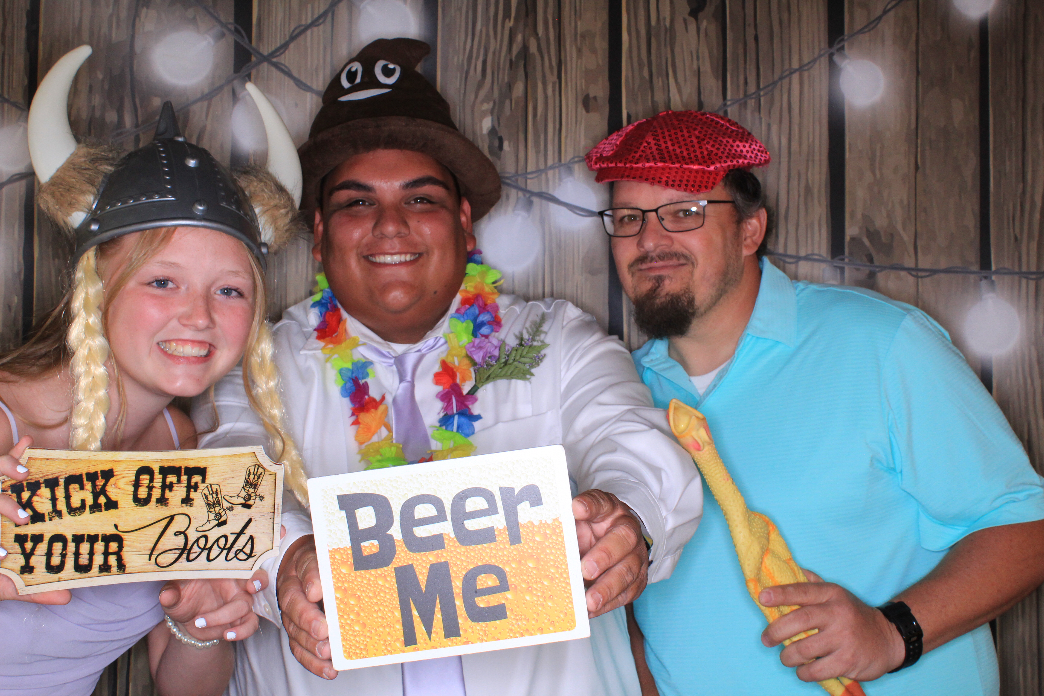 Mychal and Cole's Wedding | View more photos from the event at gallery.photoboothbillings.com/u/PhotoBoothBillings/Mychal-and-Coles-Wedding