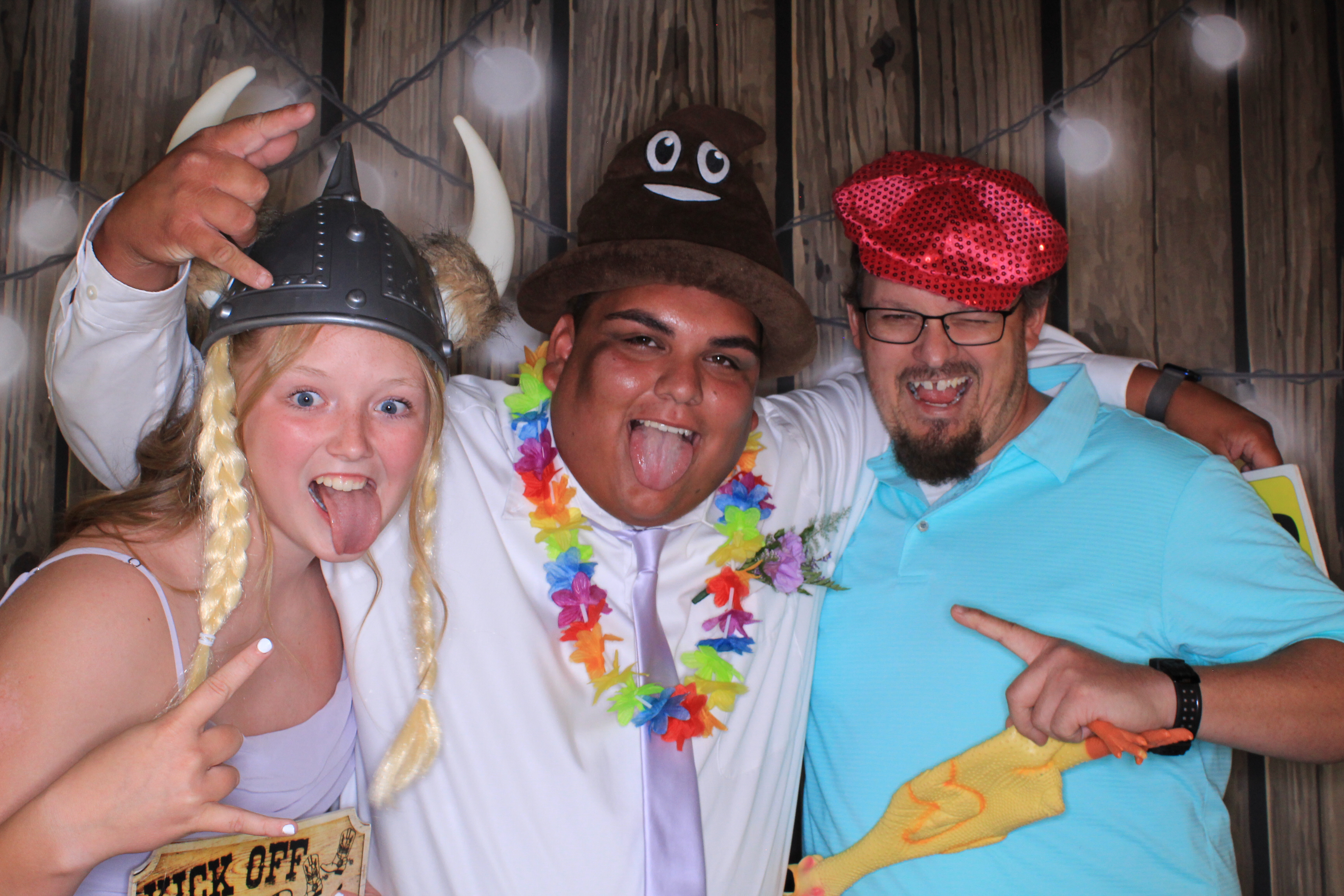 Mychal and Cole's Wedding | View more photos from the event at gallery.photoboothbillings.com/u/PhotoBoothBillings/Mychal-and-Coles-Wedding