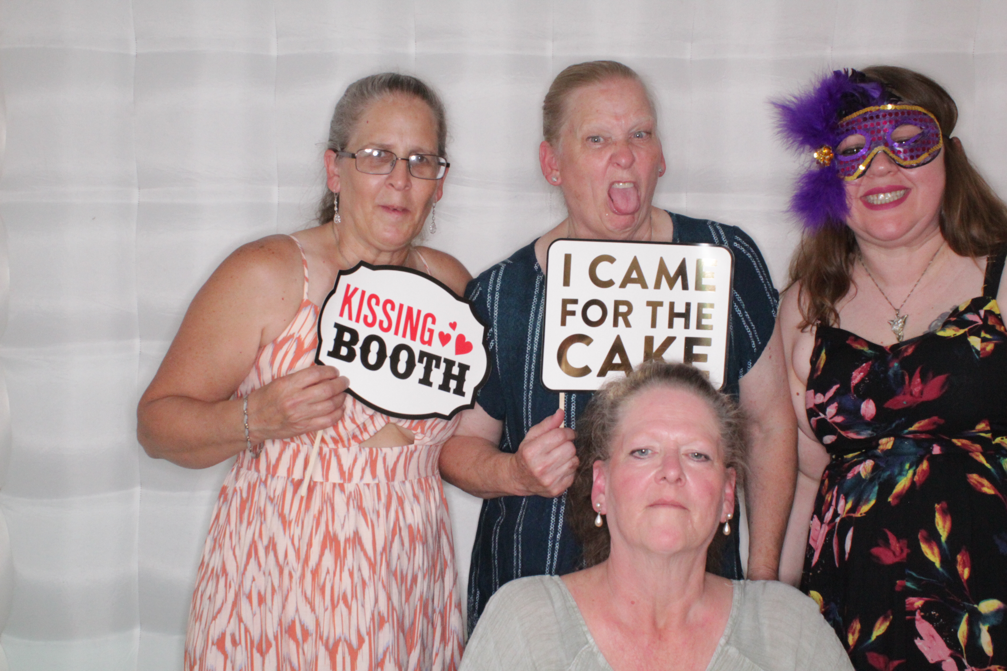 Peggy and Greg's Wedding | View more photos from the event at gallery.photoboothbillings.com/u/PhotoBoothBillings/Peggy-and-Gregs-Wedding